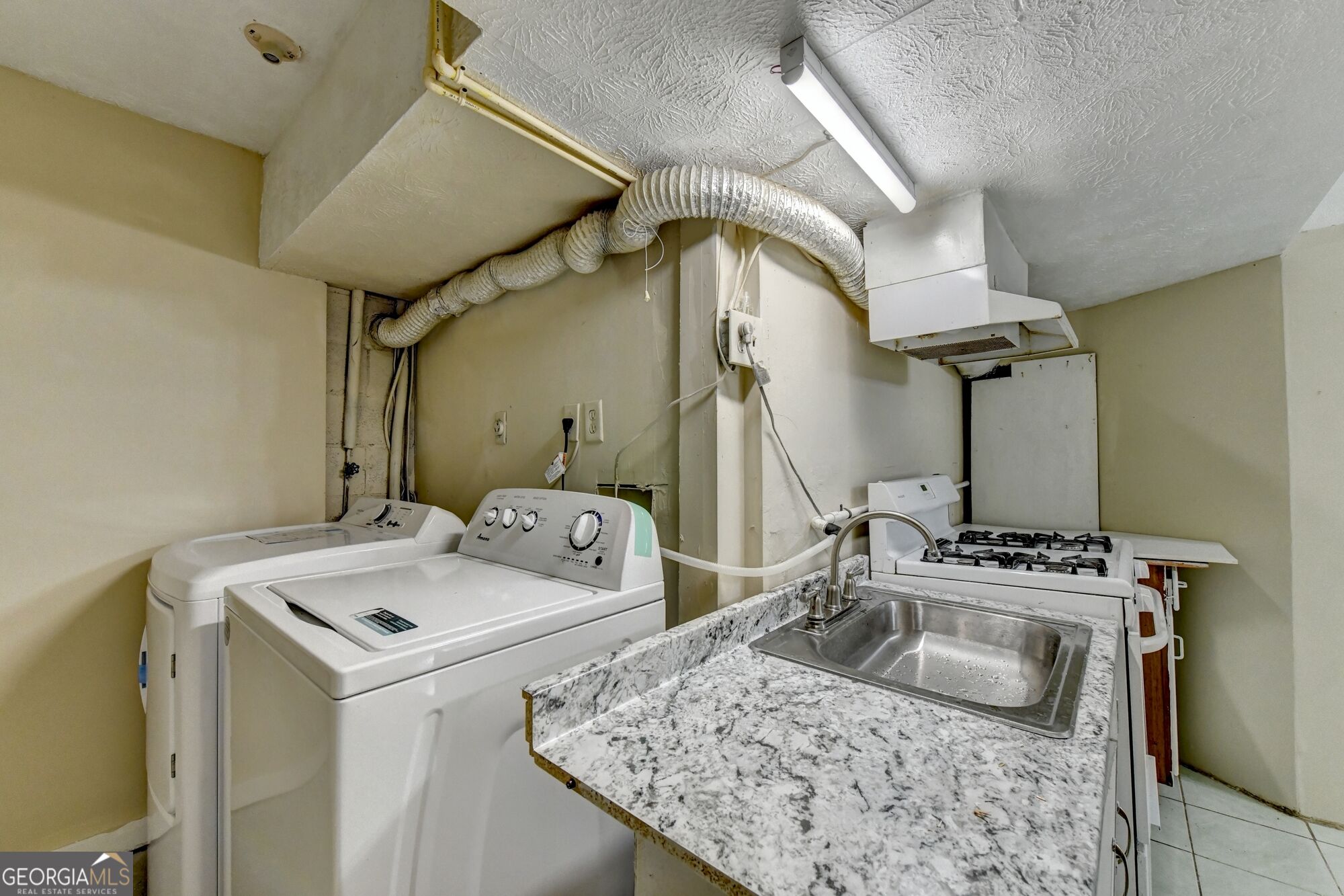 2484 Rhoanoke Drive Property Photo 29