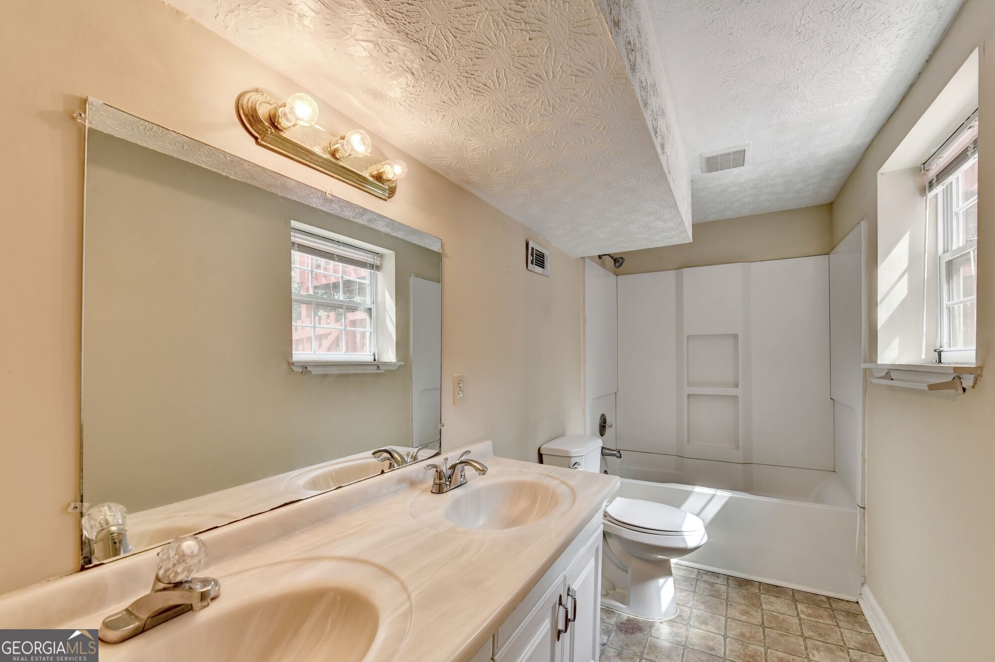 2484 Rhoanoke Drive Property Photo 36