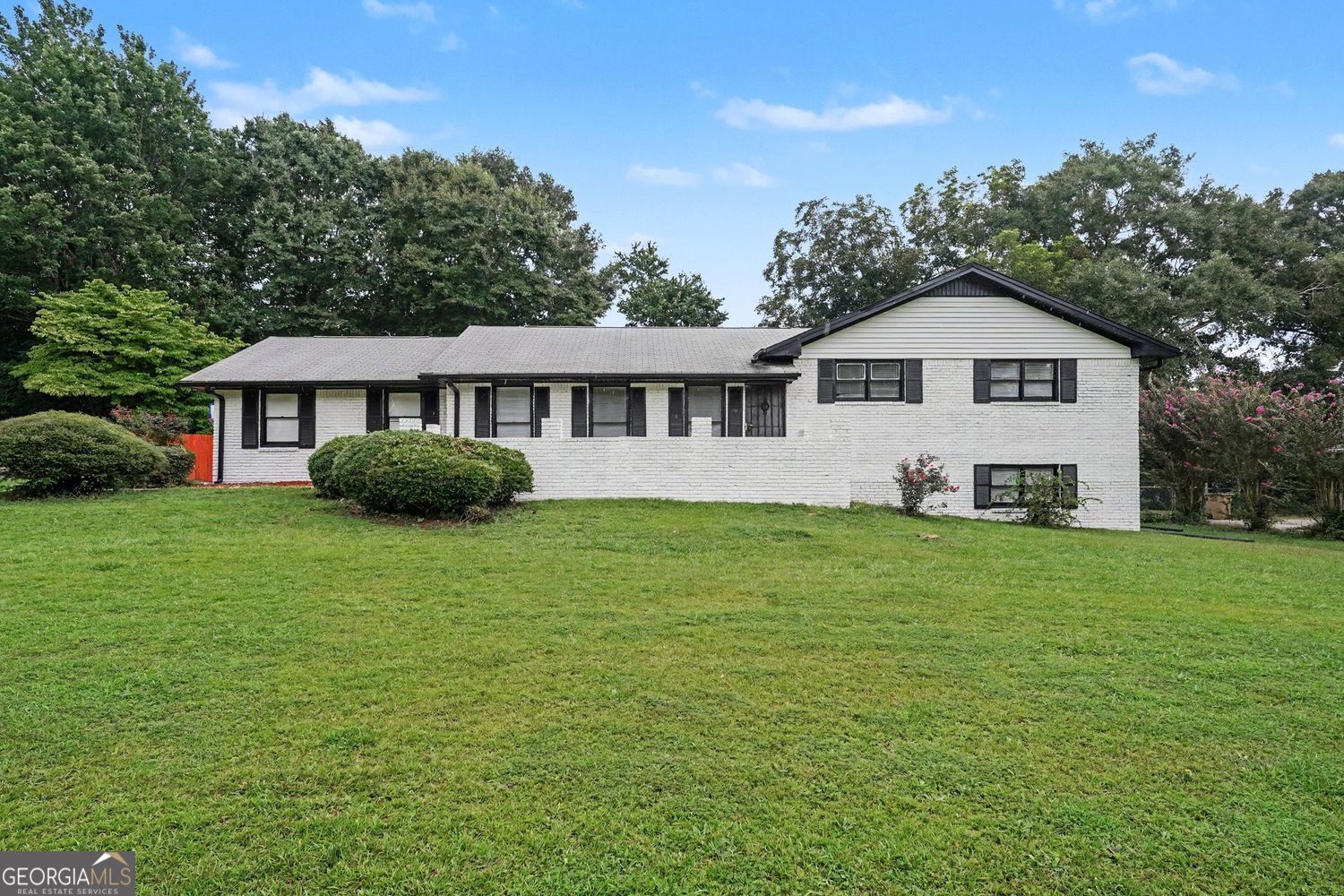 8806 Twin Oaks Drive Property Photo 1