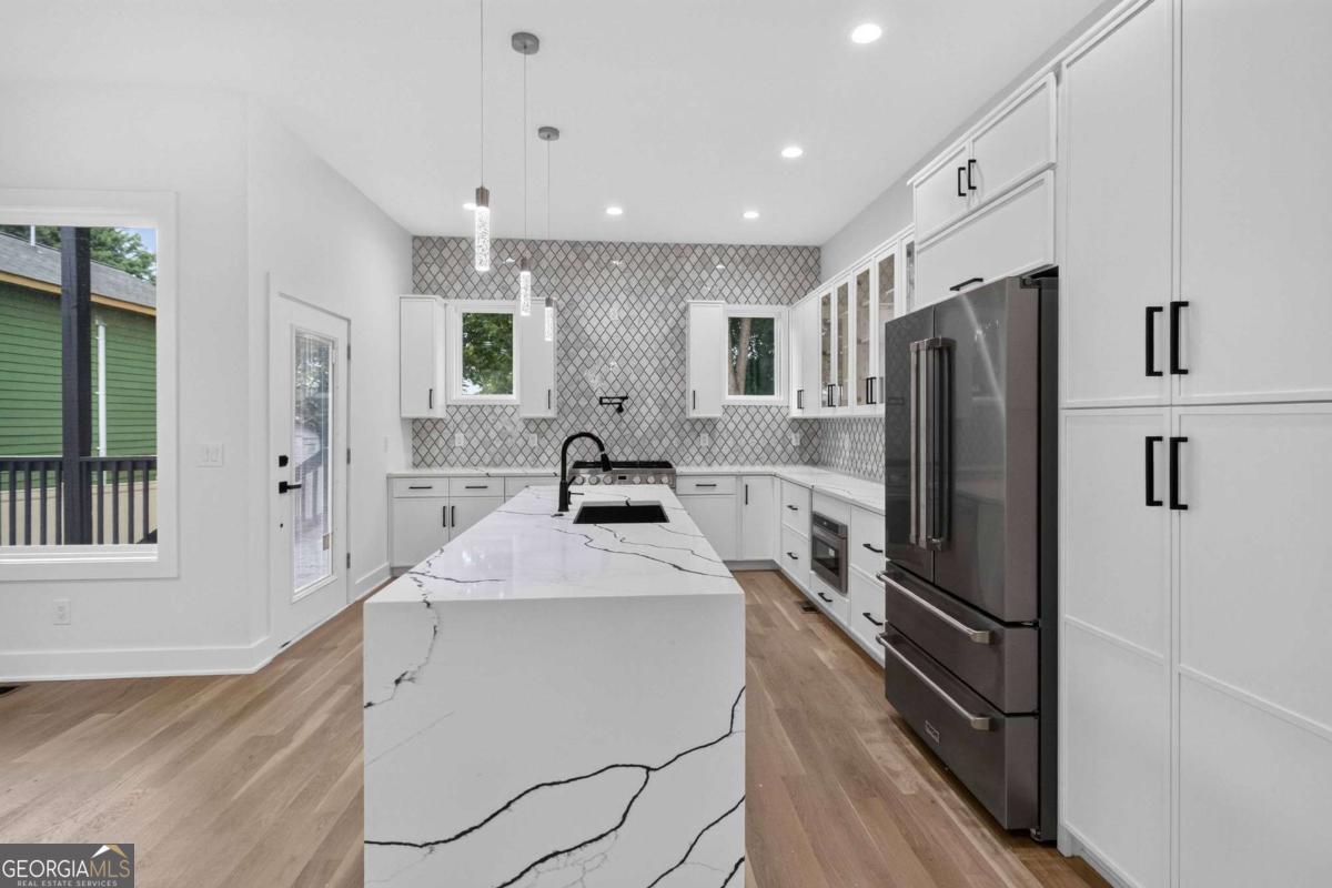 1643 Walker Avenue Property Photo 10