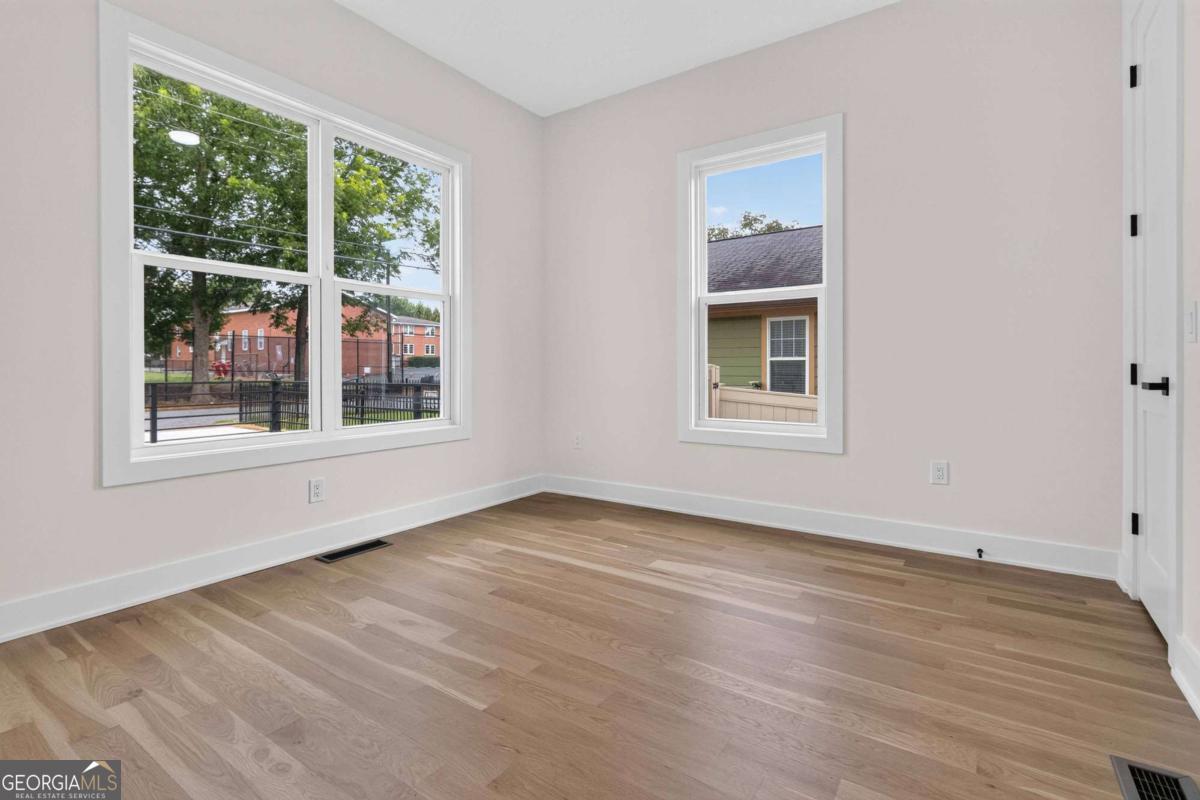 1643 Walker Avenue Property Photo 12