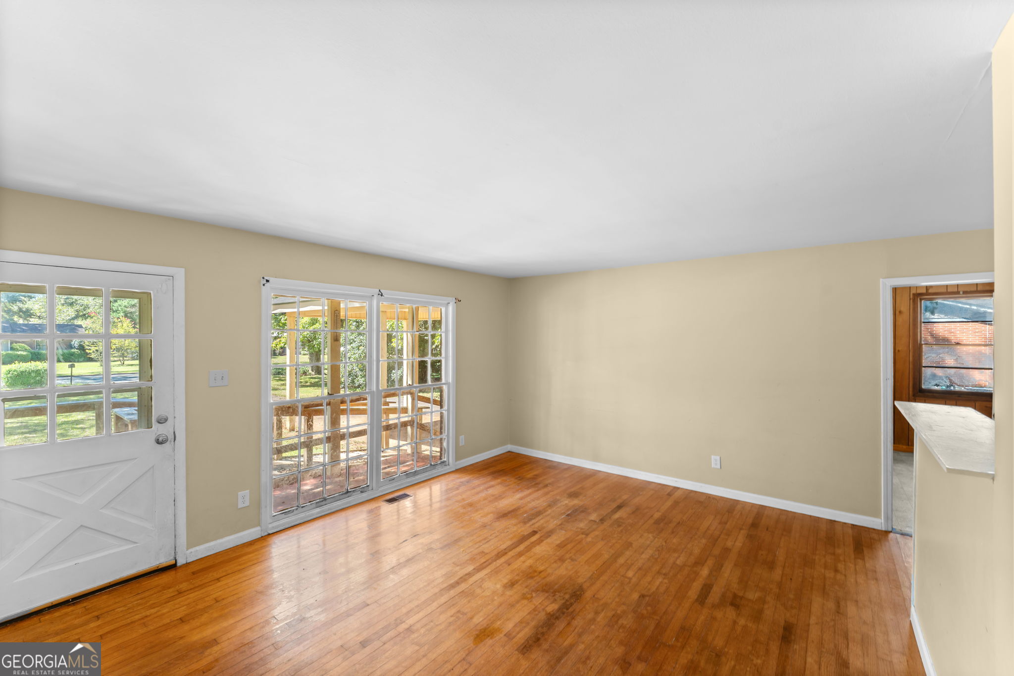 402 Schley Street Property Photo 4