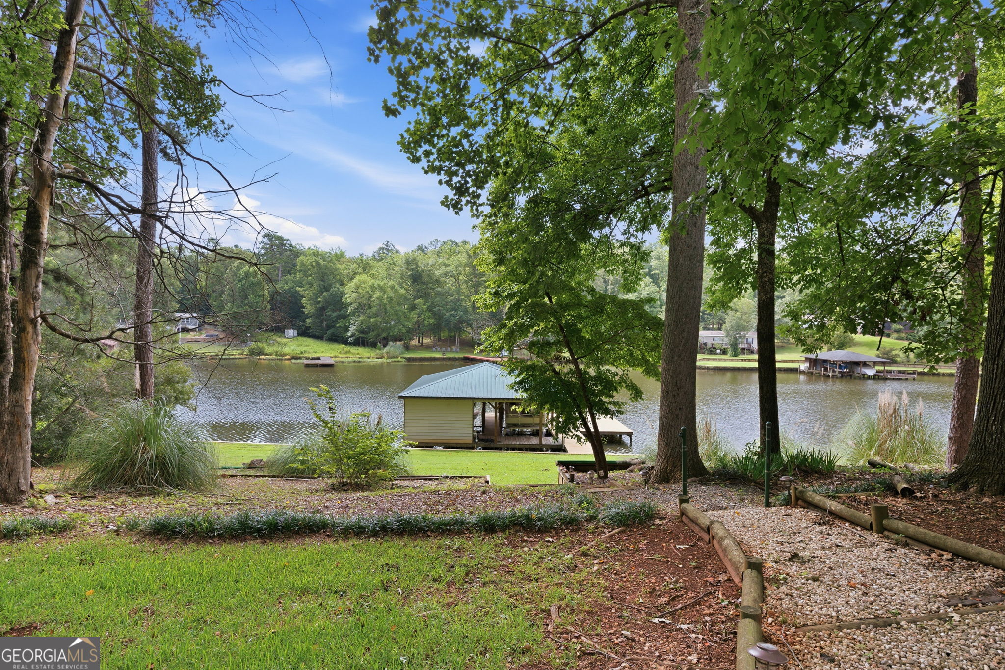 91 Lakeview Circle Property Photo 2