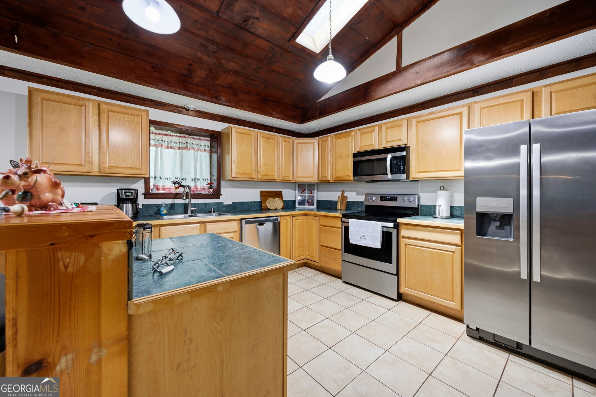 91 Lakeview Circle Property Photo 7