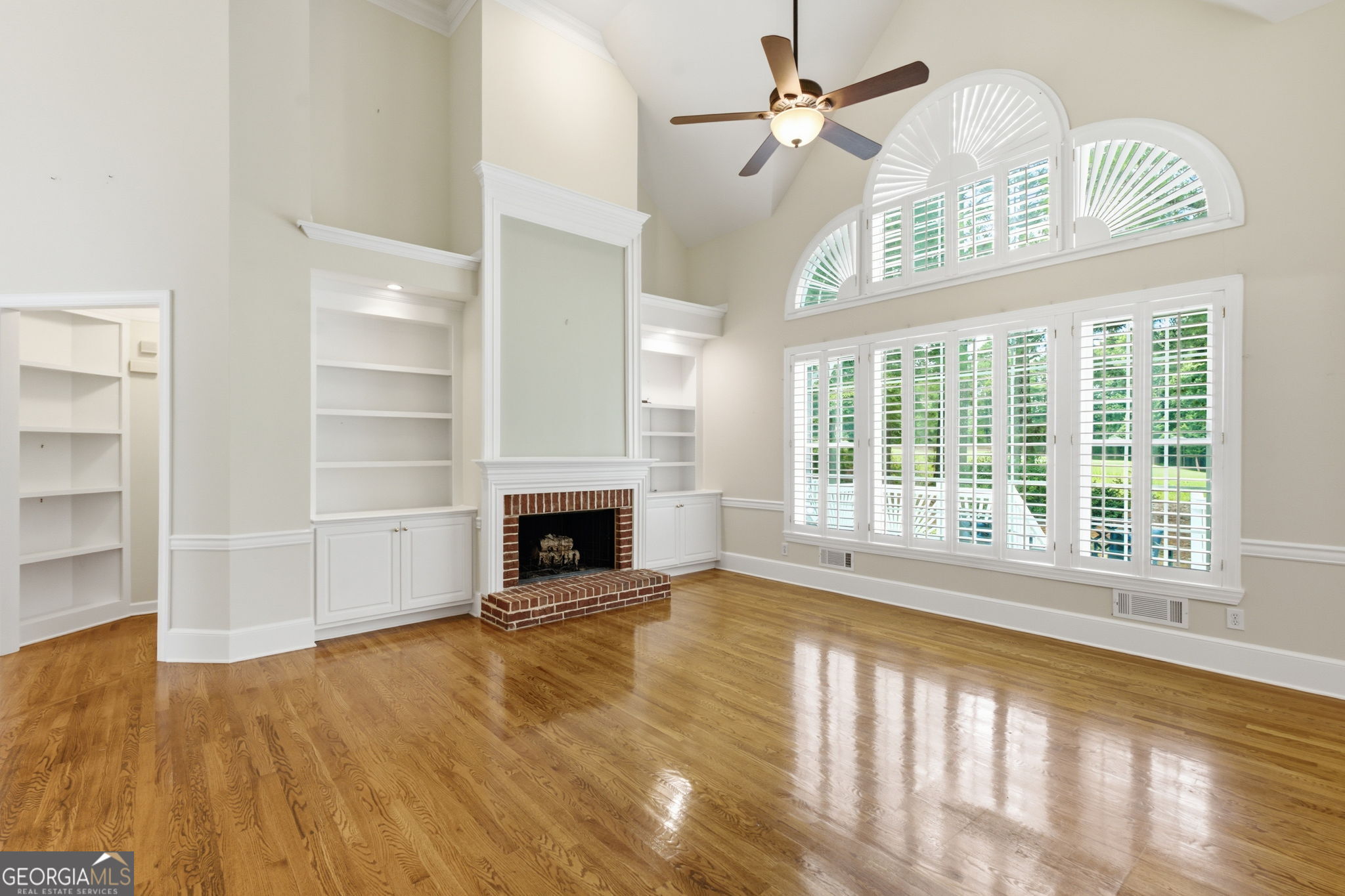 5305 Davenport Manor Property Photo 5