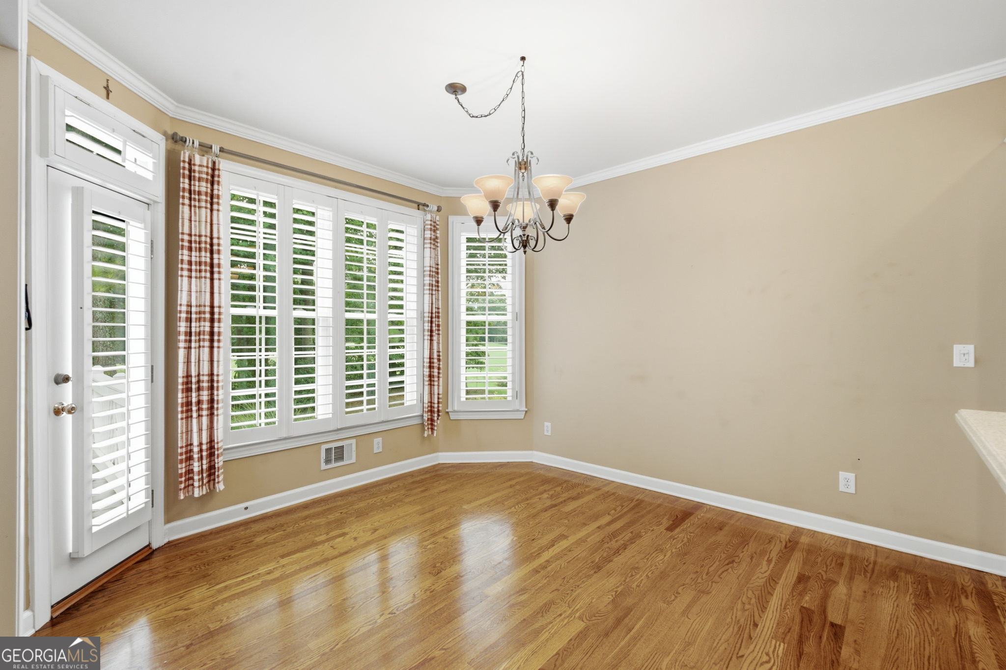 5305 Davenport Manor Property Photo 10