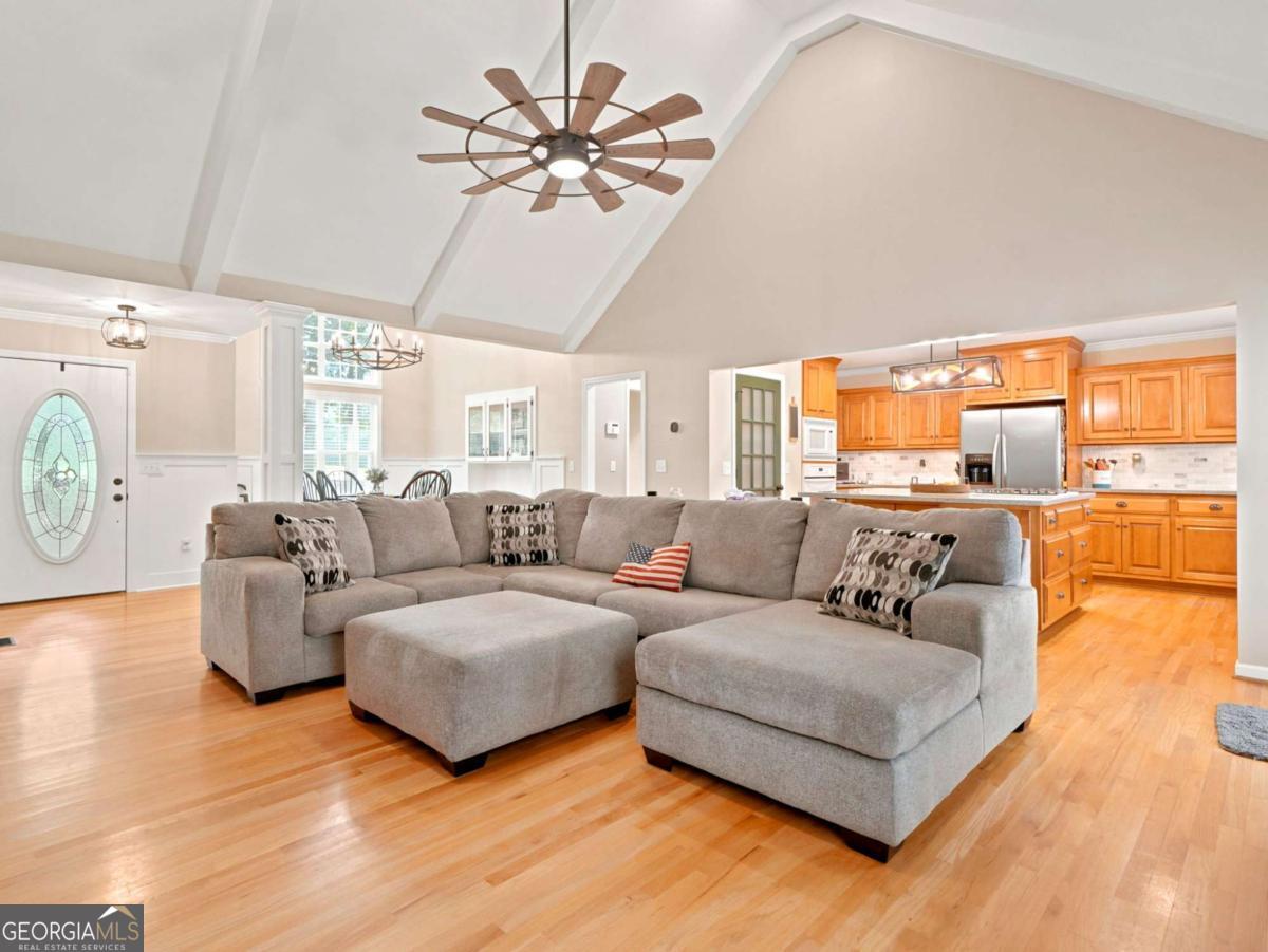 460 Kerry Drive Property Photo 8