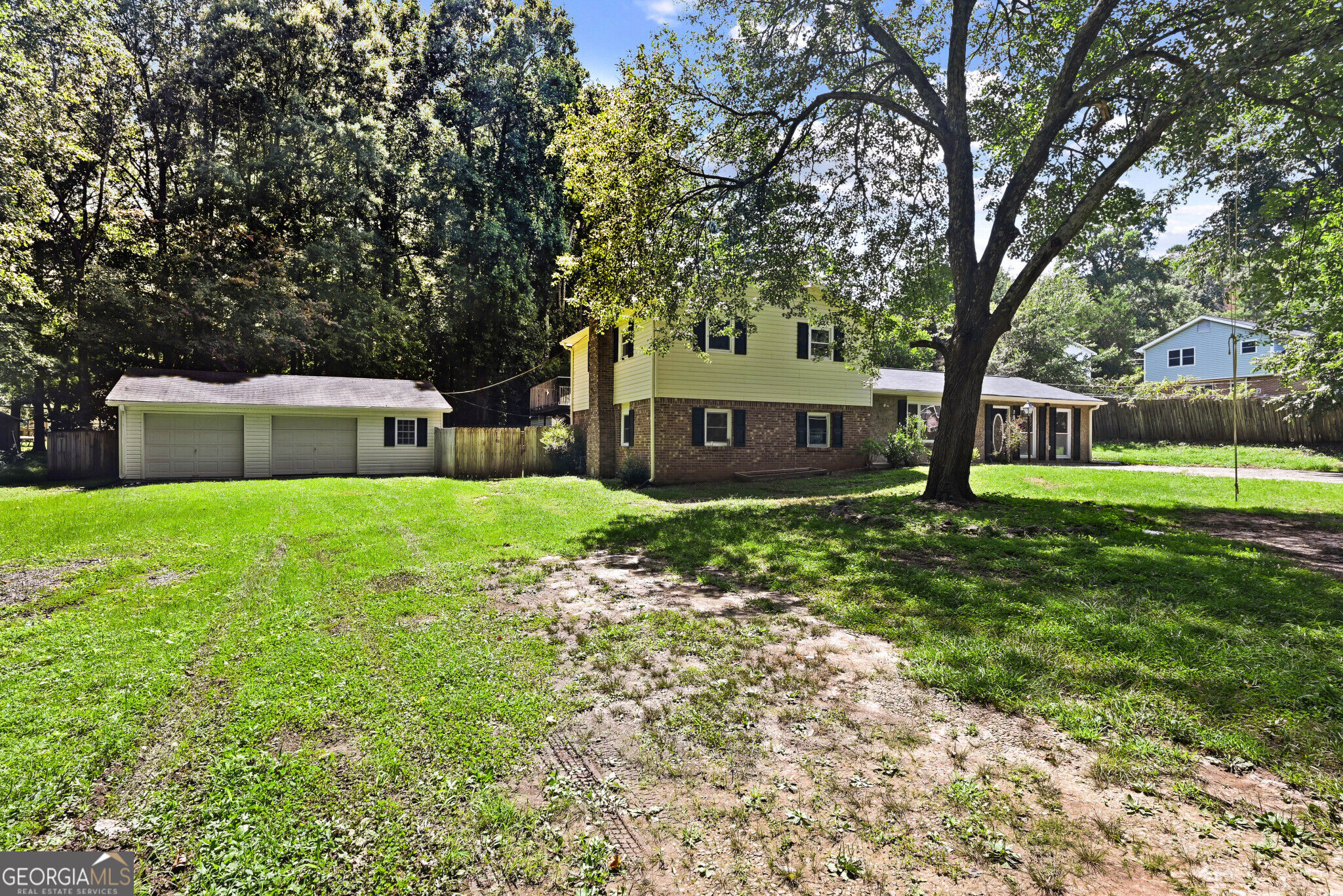 2933 E Howell Drive Property Photo 2