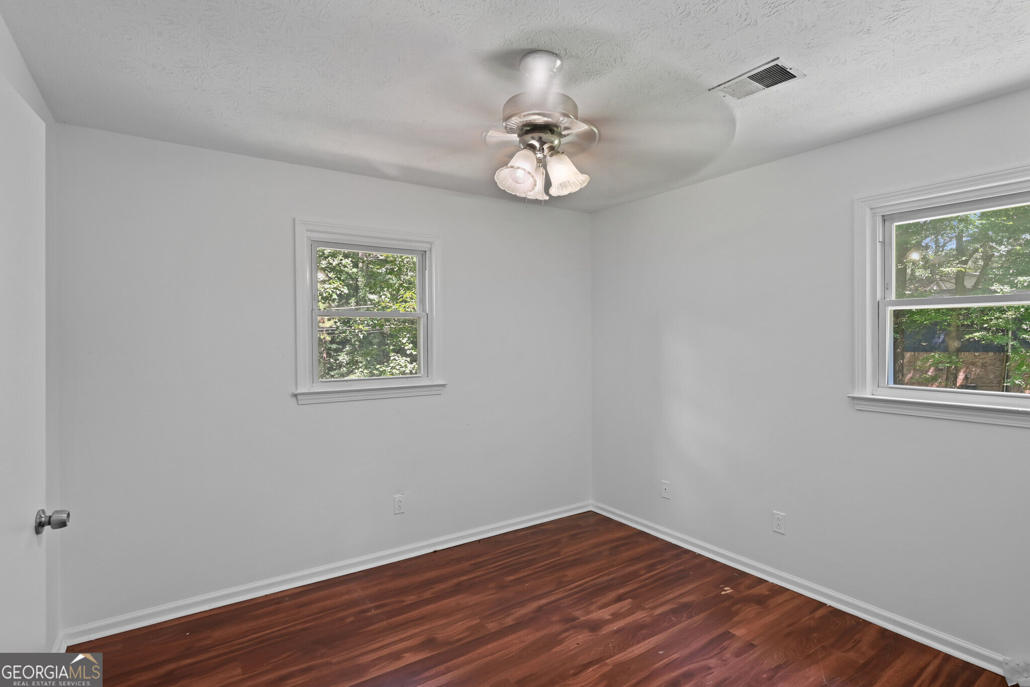 2933 E Howell Drive Property Photo 13
