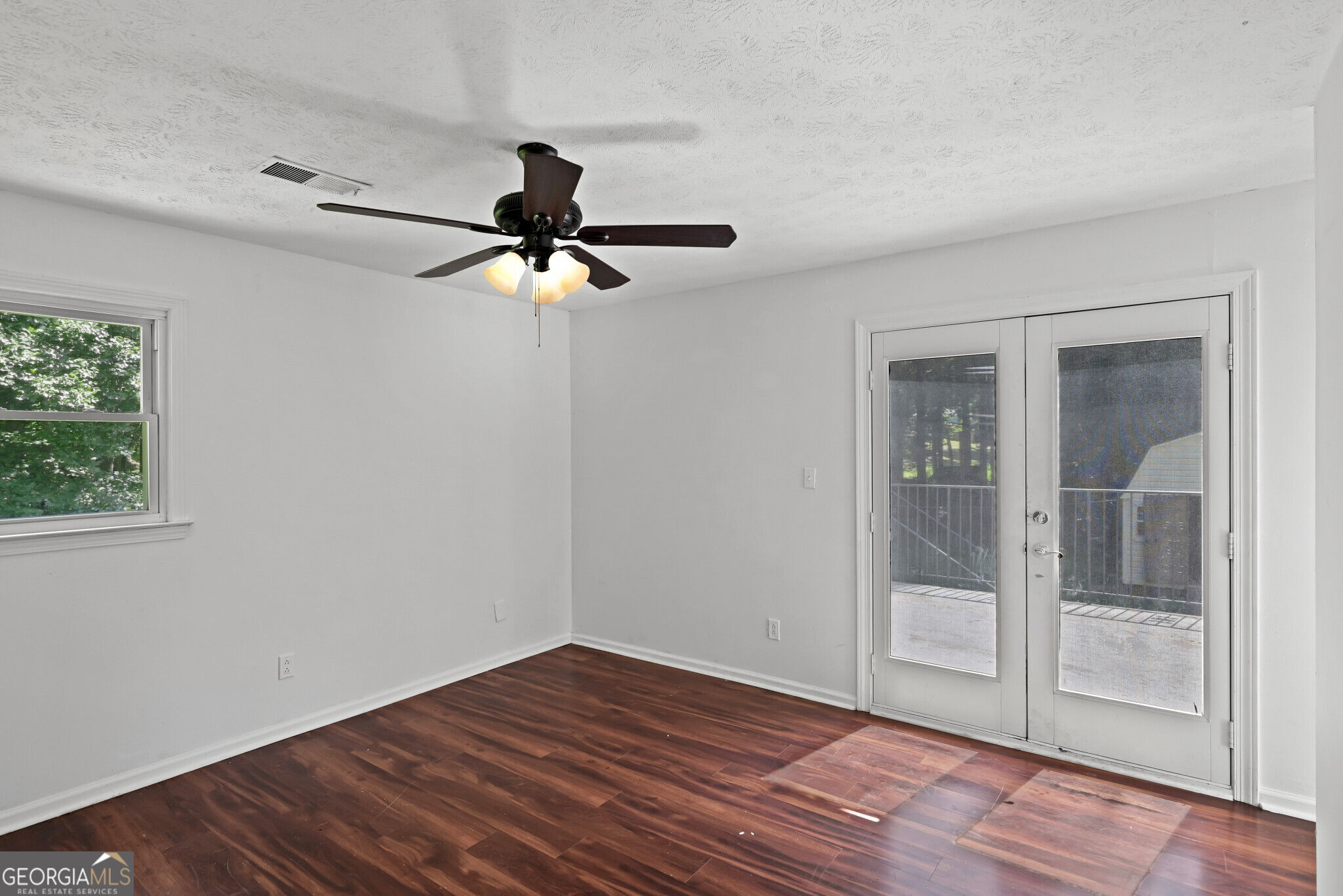 2933 E Howell Drive Property Photo 14