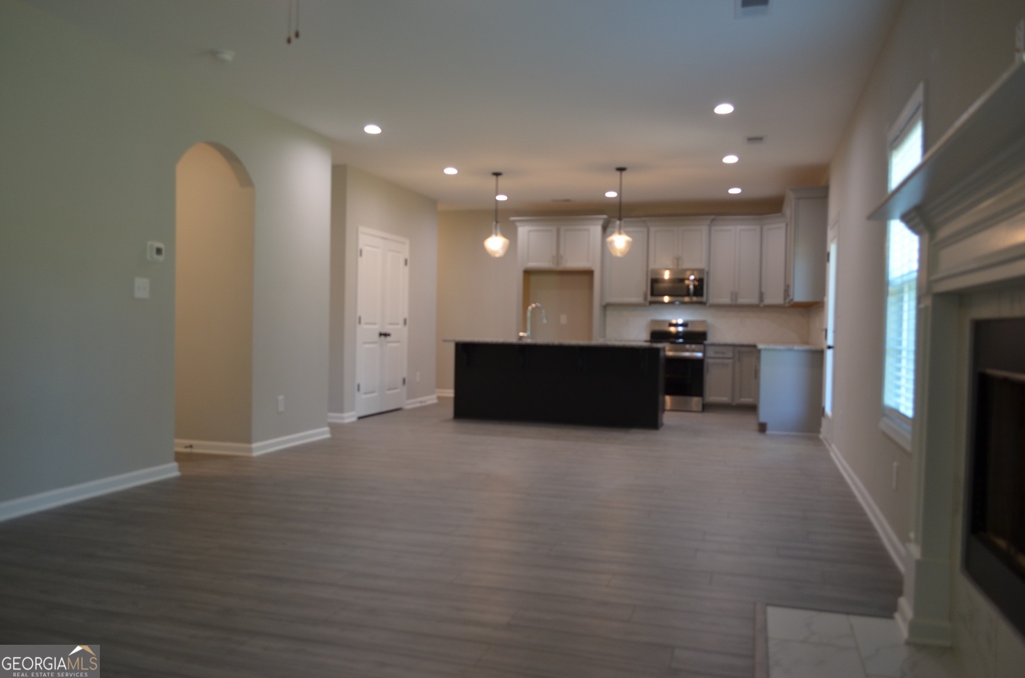 4351 Cornwall Drive Property Photo 8