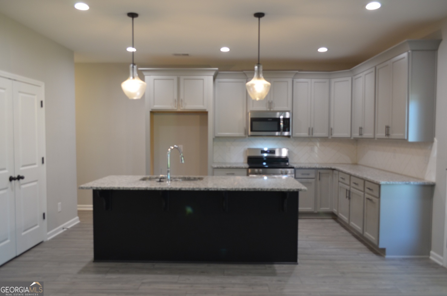 4351 Cornwall Drive Property Photo 10