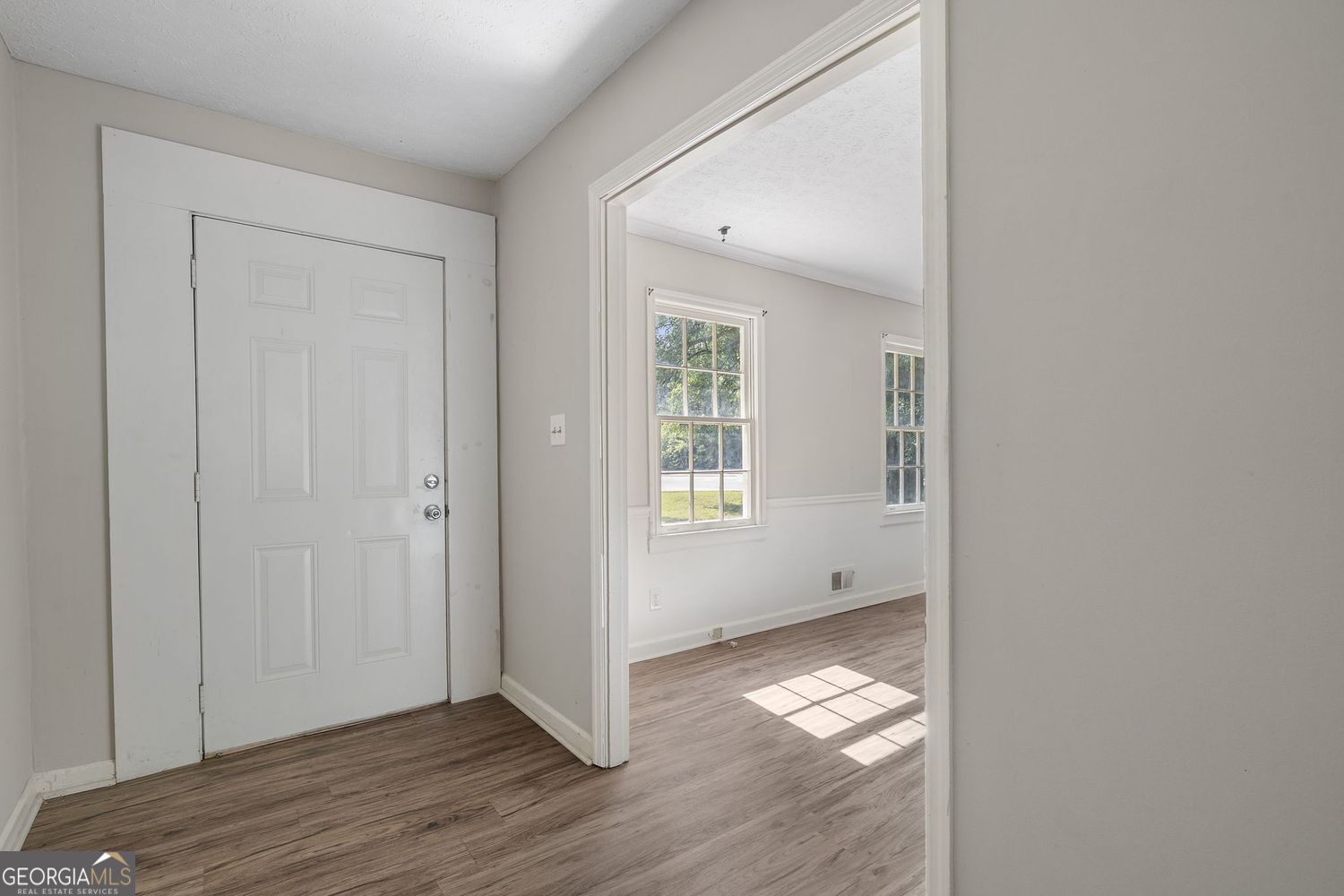 5525 Oak Grove Drive Property Photo 8