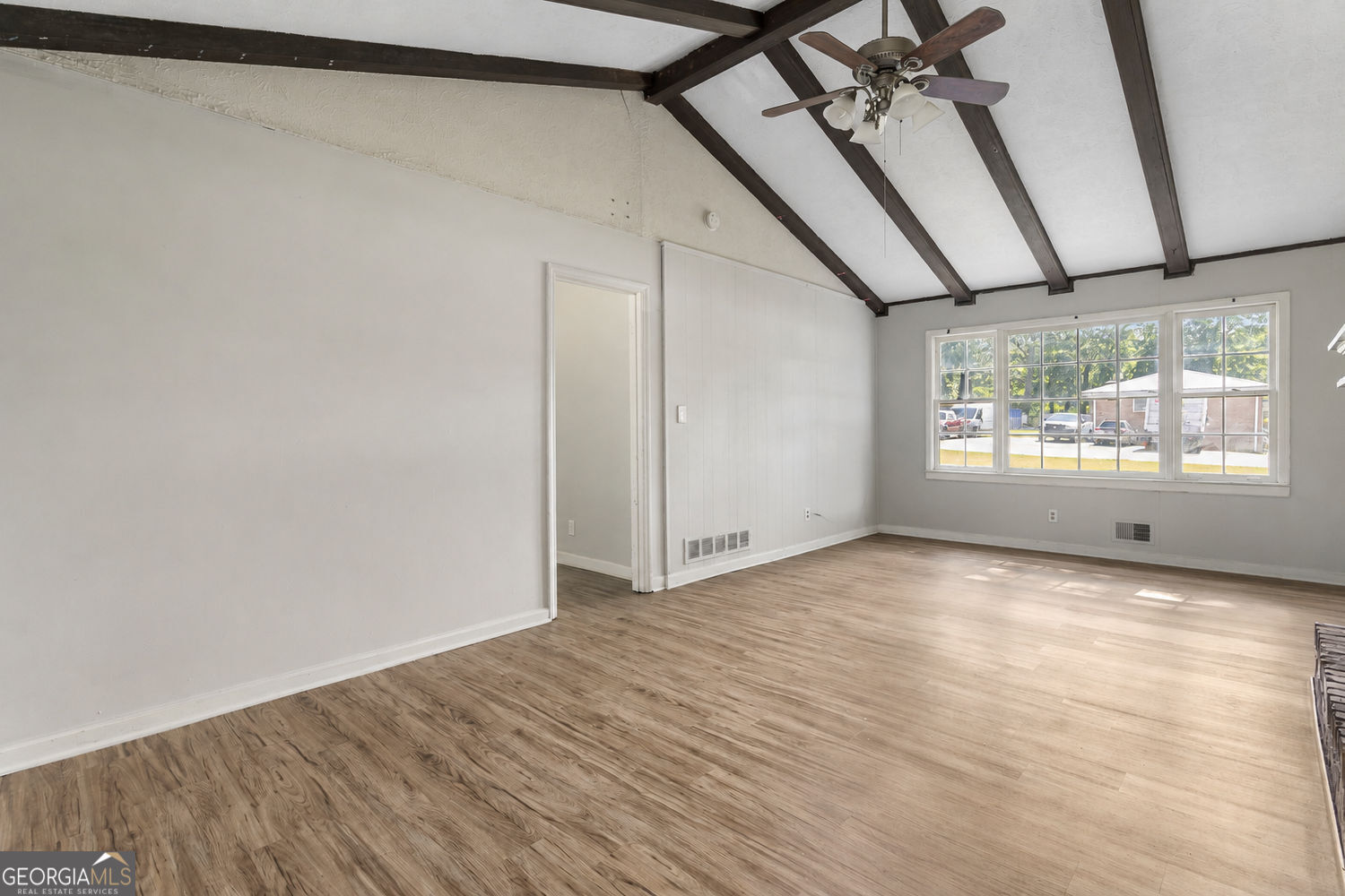 5525 Oak Grove Drive Property Photo 11