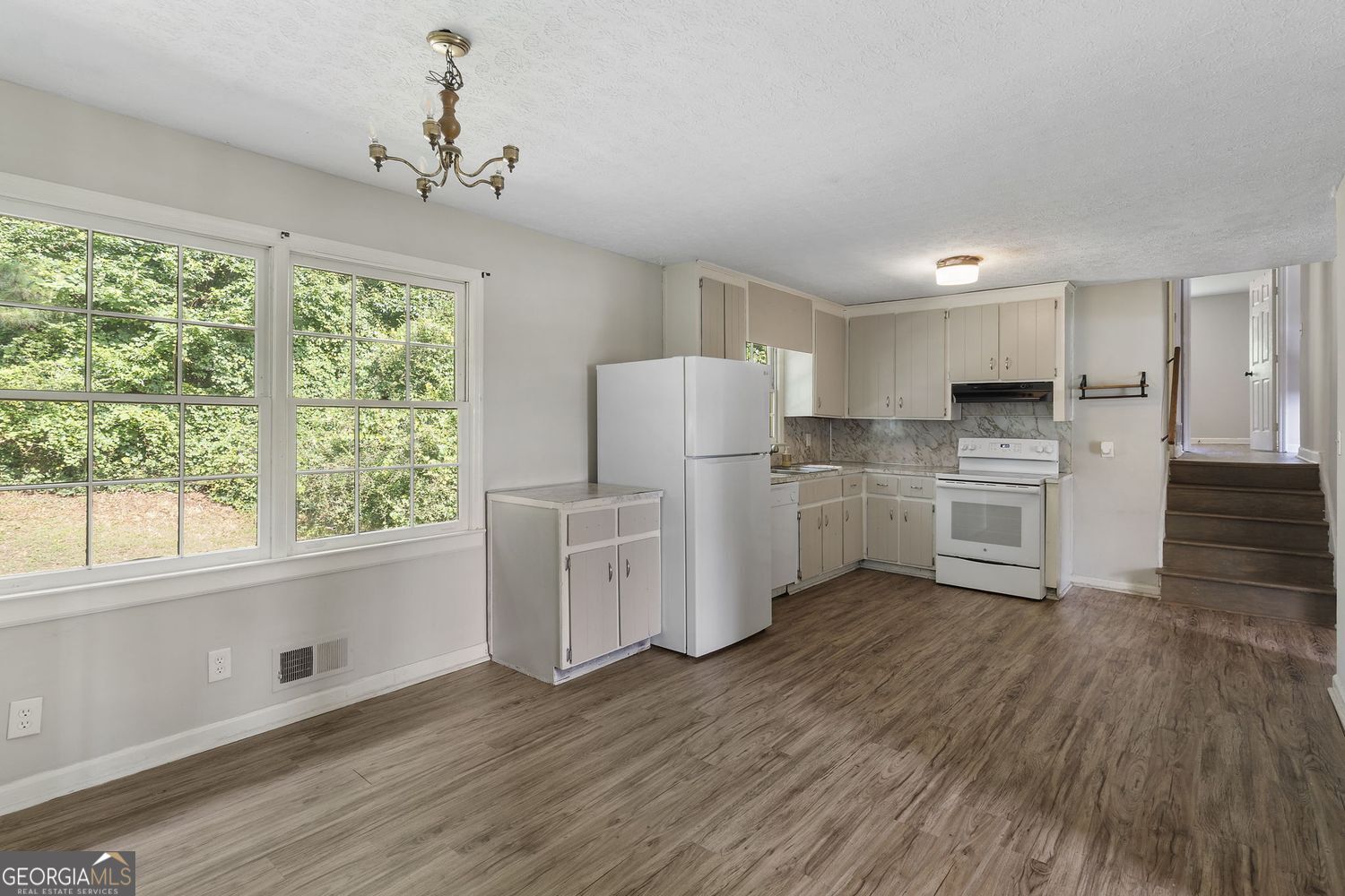 5525 Oak Grove Drive Property Photo 17