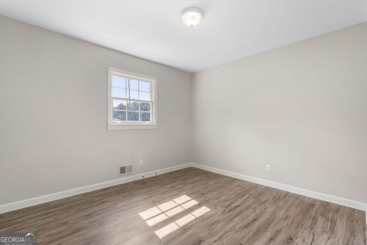 5525 Oak Grove Drive Property Photo 24