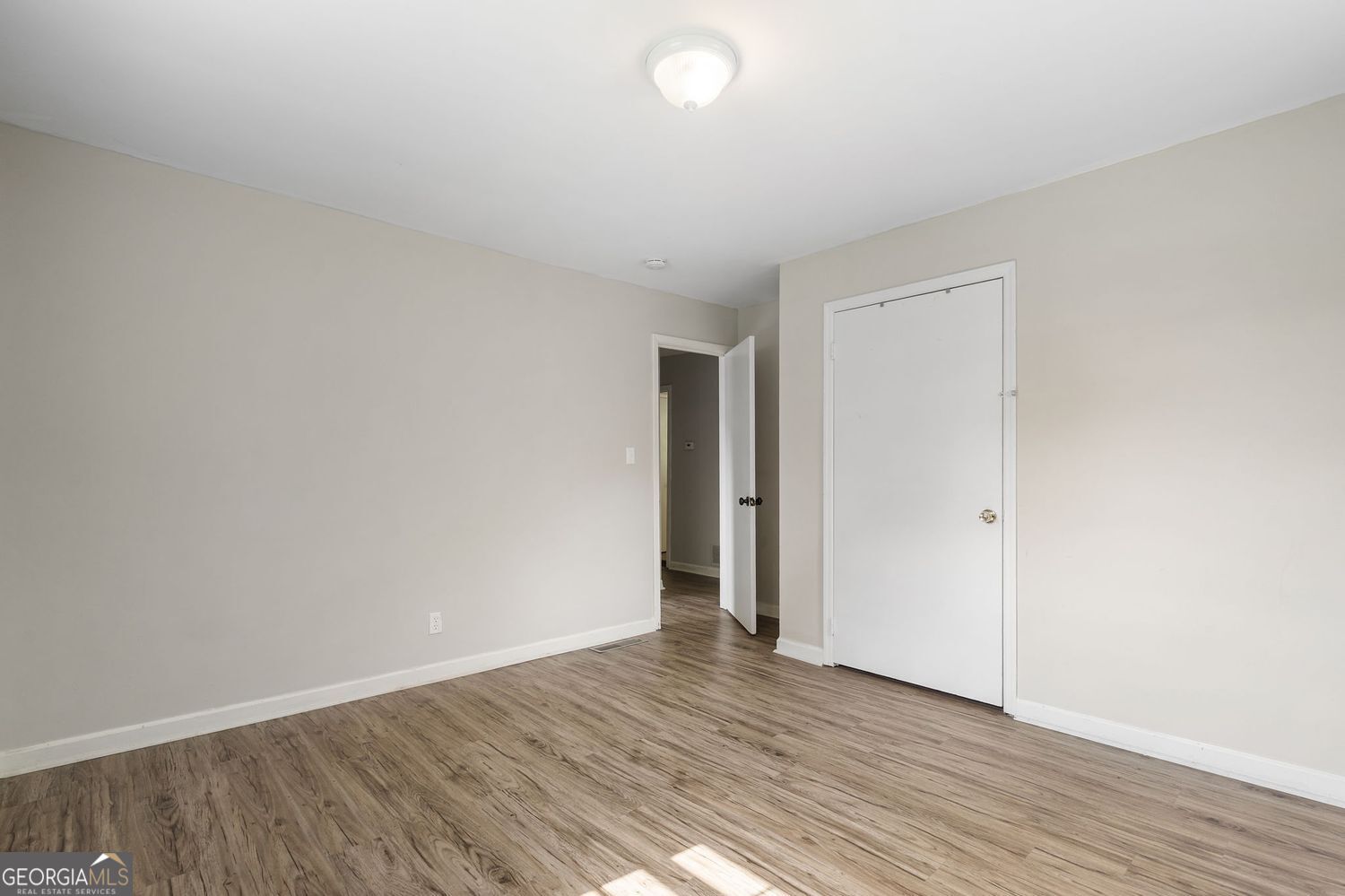 5525 Oak Grove Drive Property Photo 27