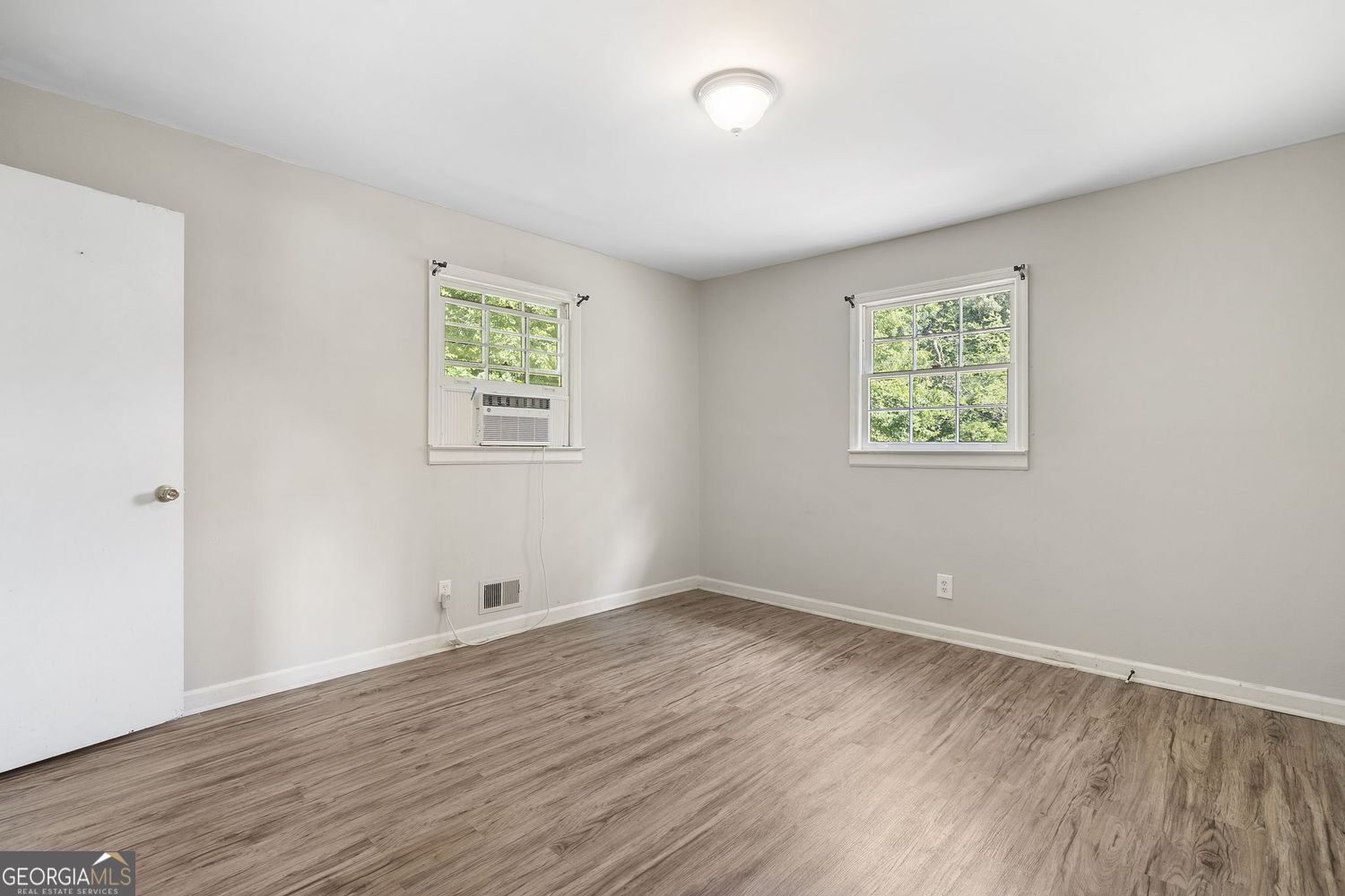 5525 Oak Grove Drive Property Photo 28