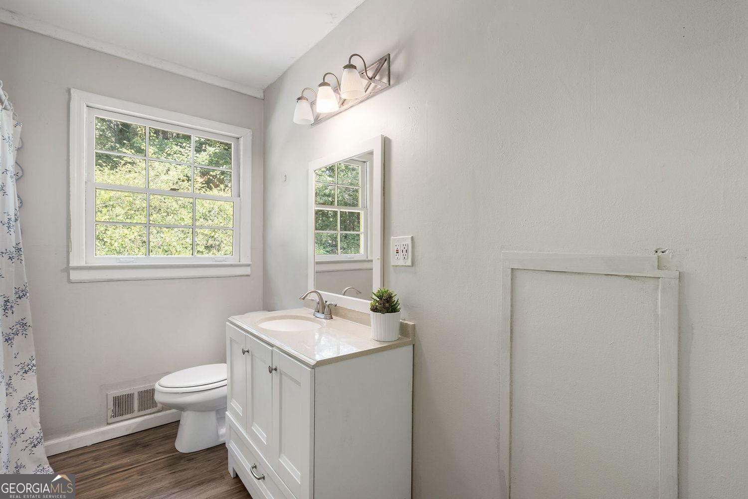 5525 Oak Grove Drive Property Photo 29