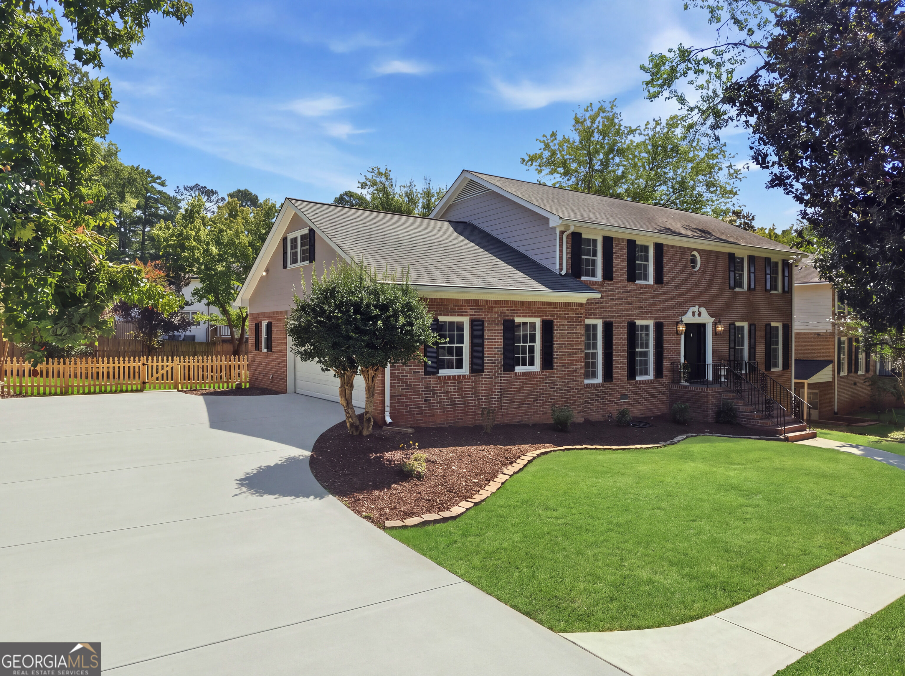 5157 Lakesprings Drive Property Photo 2
