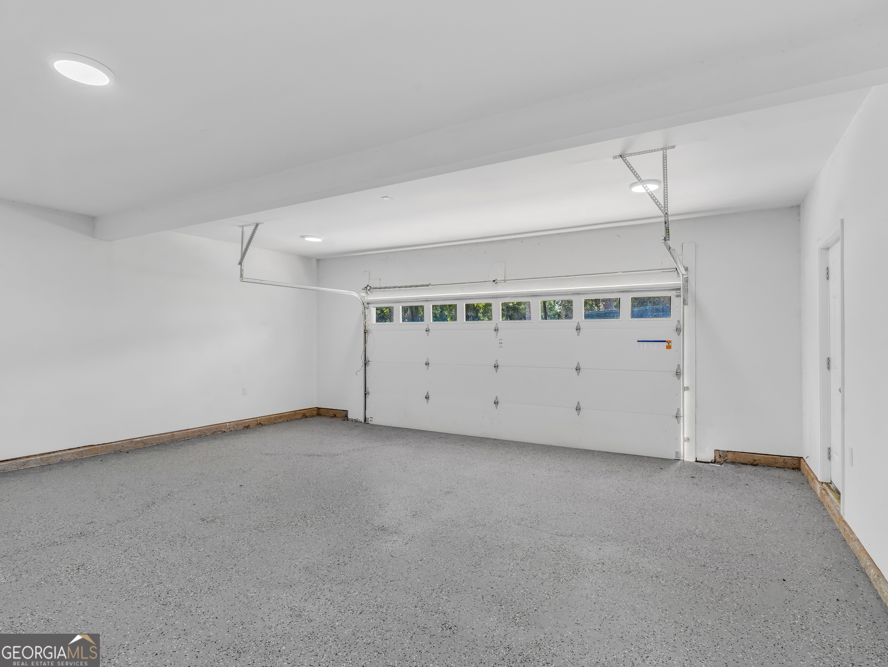 8143 Spivey Road Property Photo 10