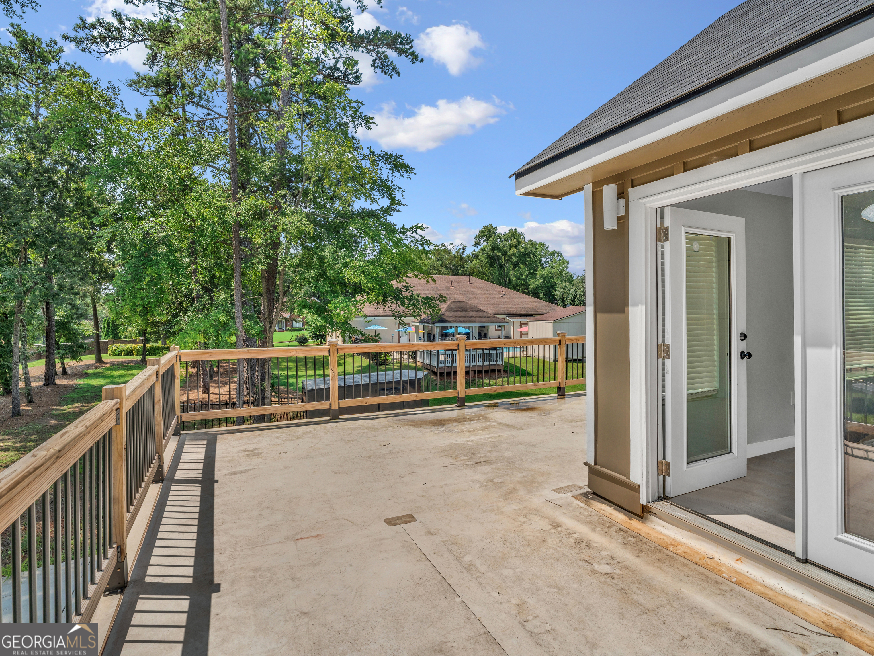 8143 Spivey Road Property Photo 15