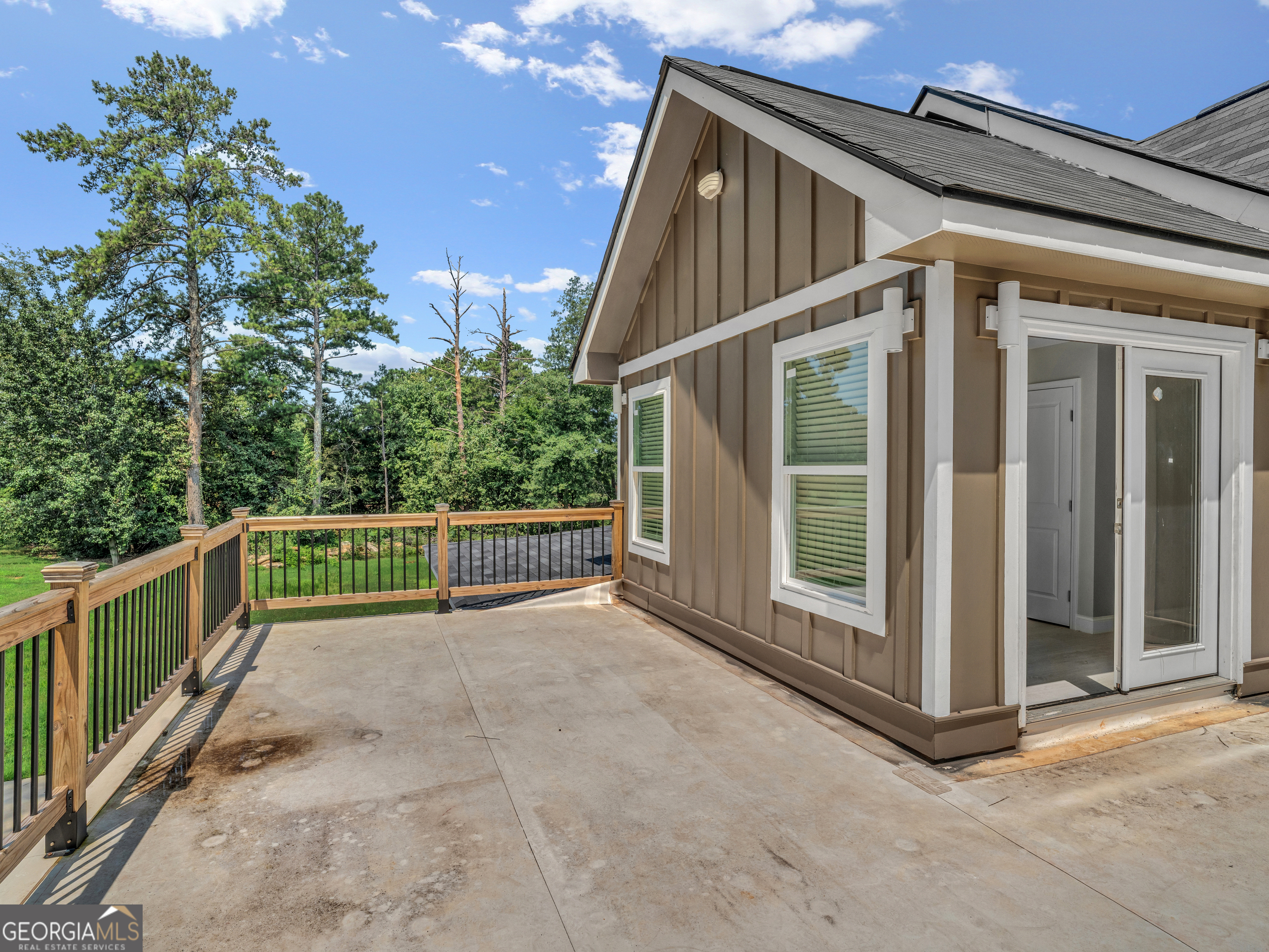 8143 Spivey Road Property Photo 16