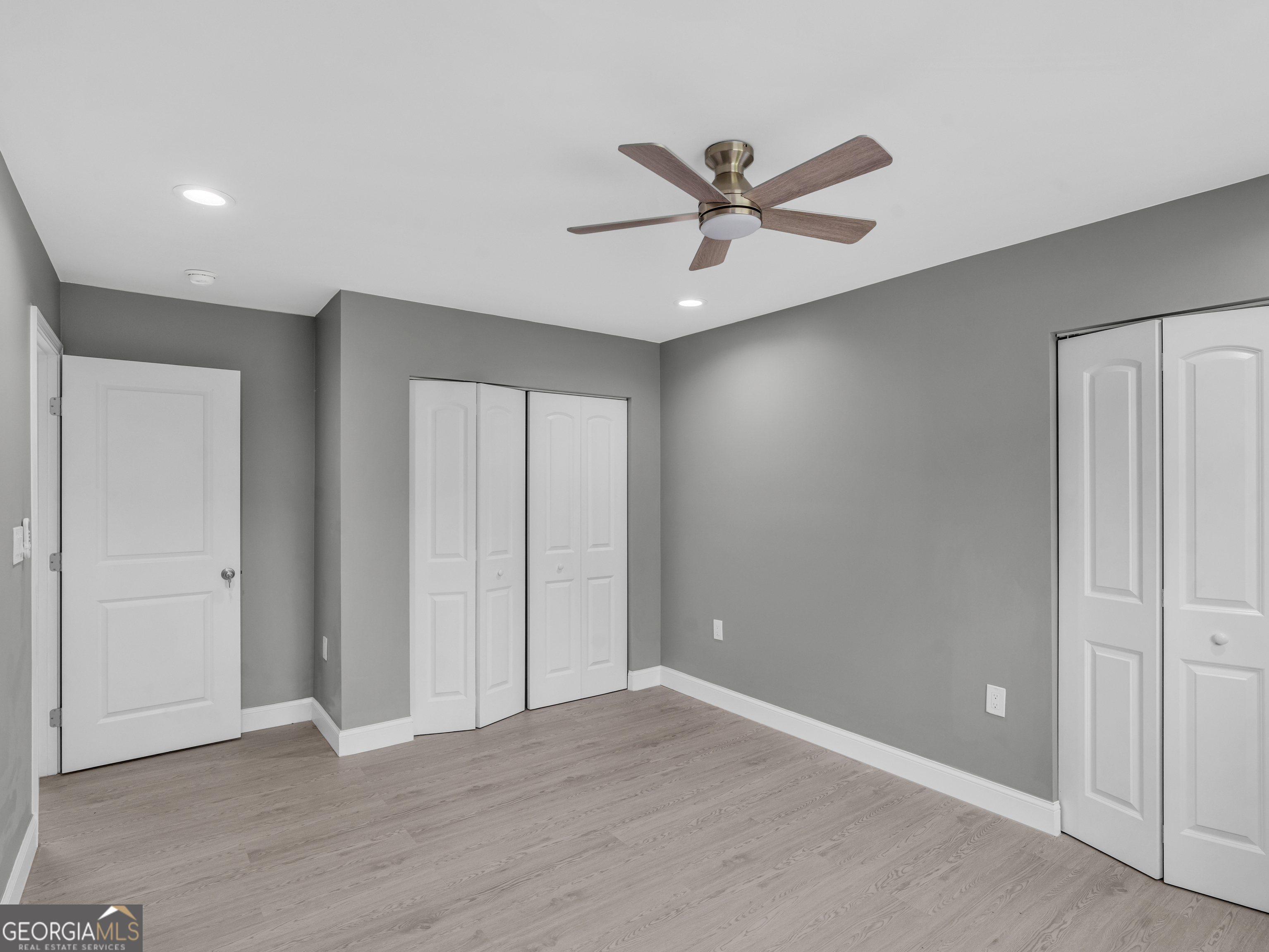 8143 Spivey Road Property Photo 18