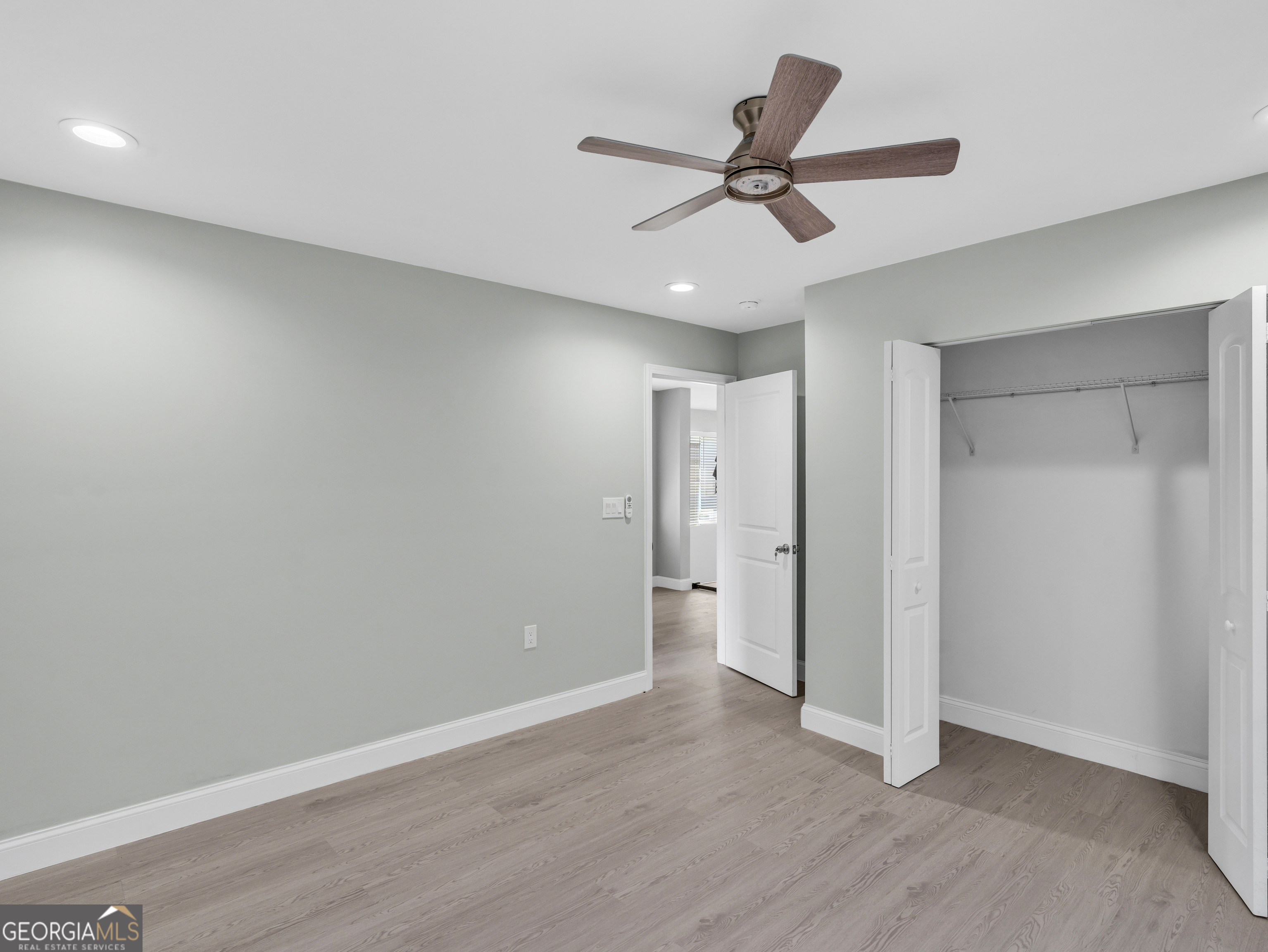 8143 Spivey Road Property Photo 21