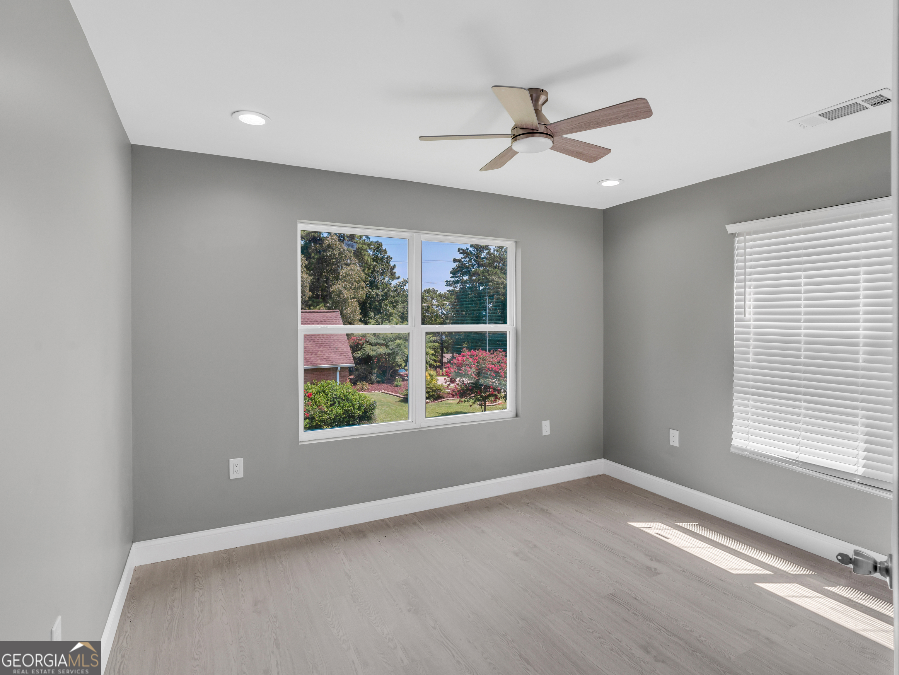 8143 Spivey Road Property Photo 22