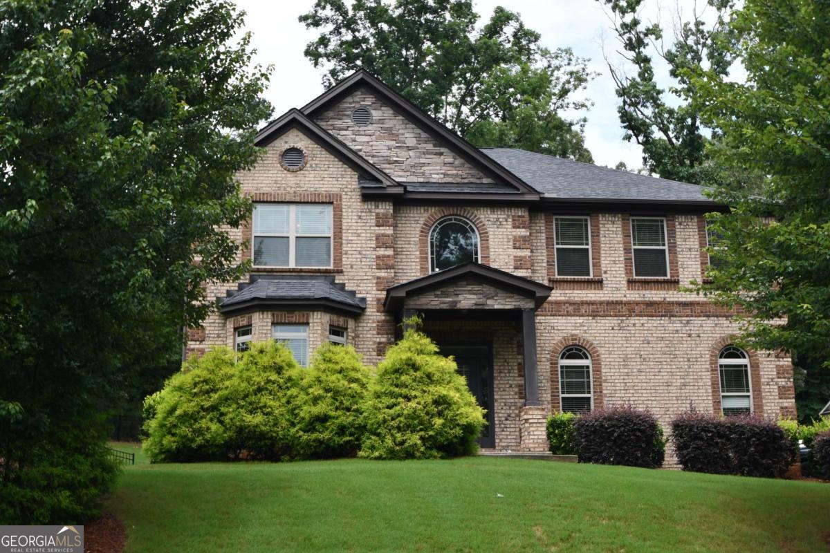 1140 Riverhill Drive Property Photo 2
