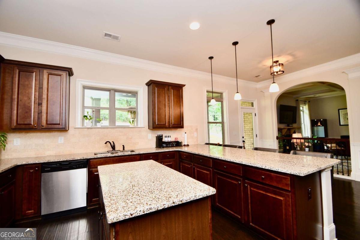 1140 Riverhill Drive Property Photo 12