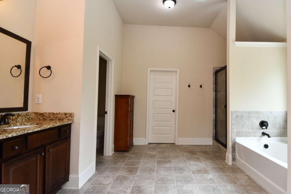 1140 Riverhill Drive Property Photo 31