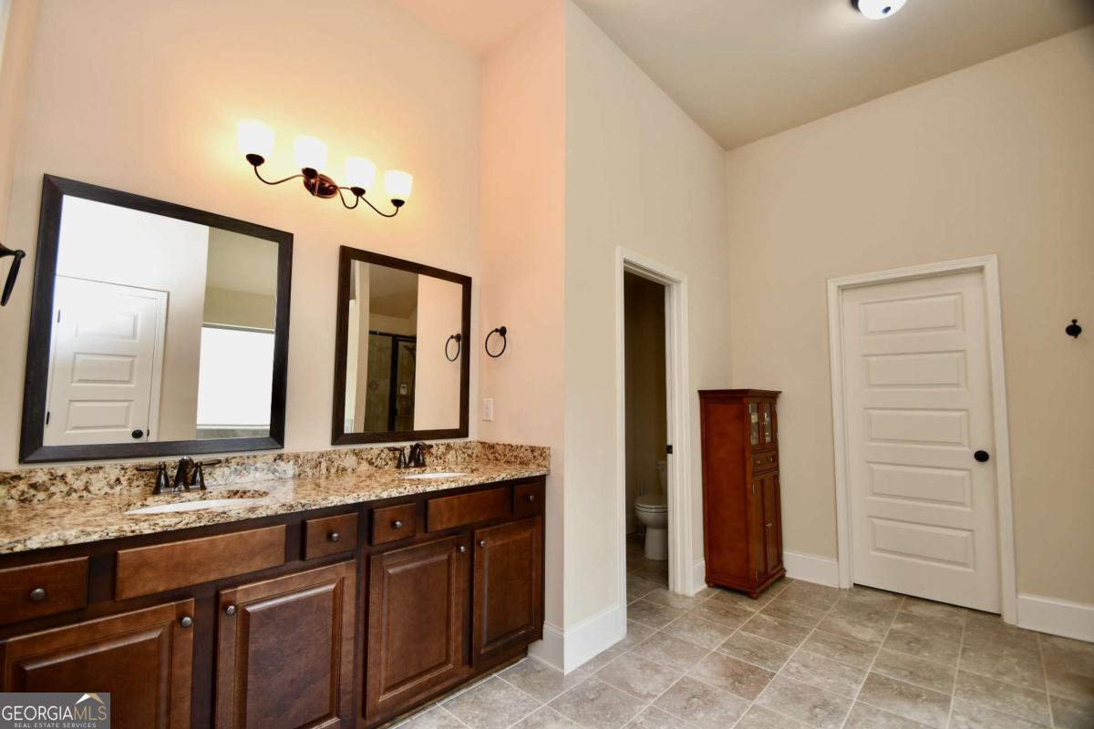1140 Riverhill Drive Property Photo 33