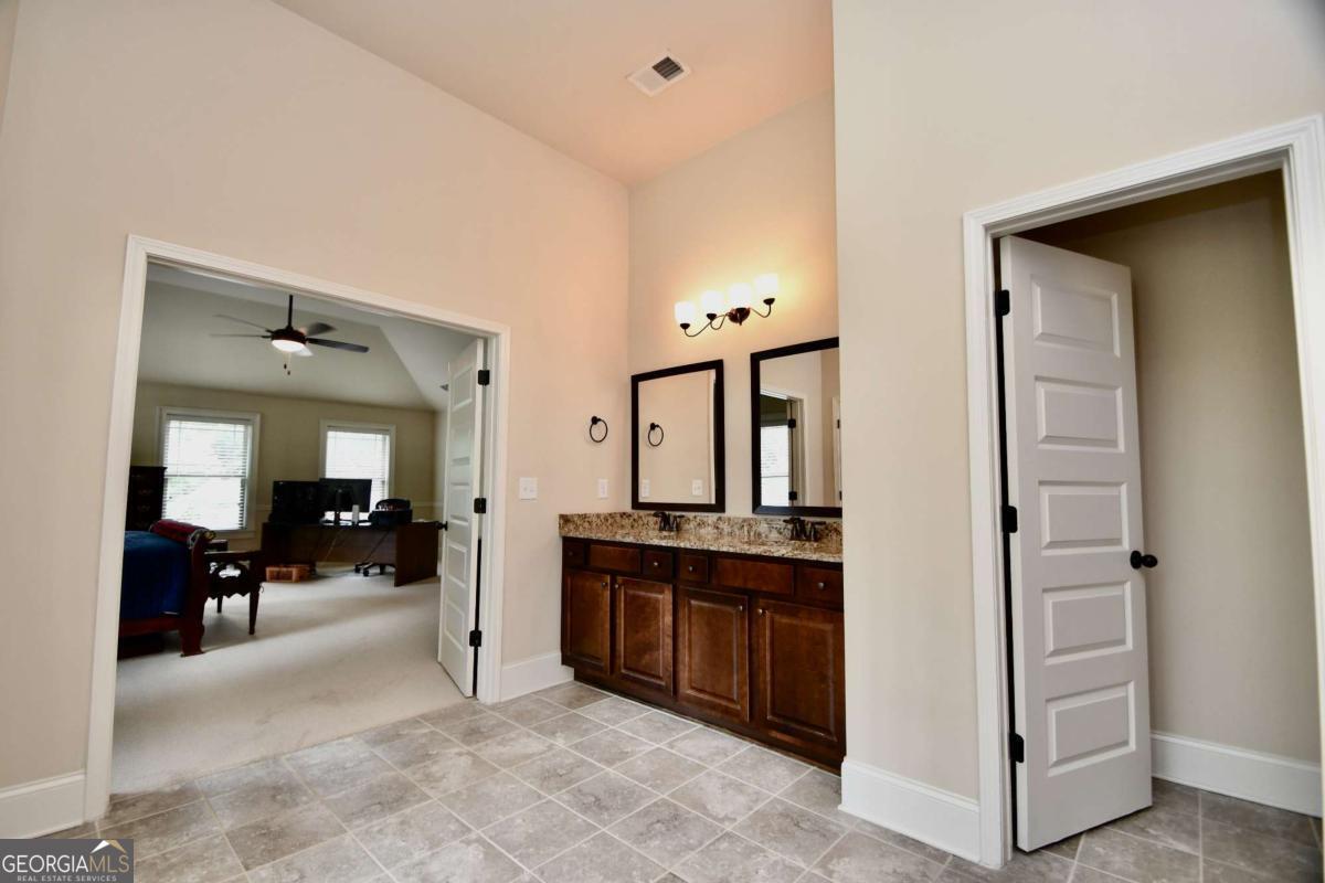 1140 Riverhill Drive Property Photo 34