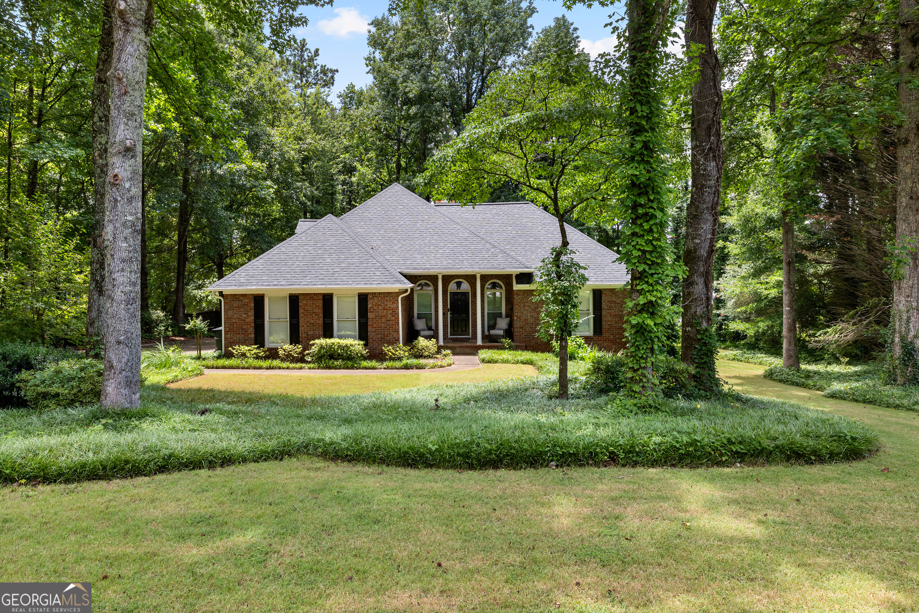148 Springfield Drive Property Photo 3