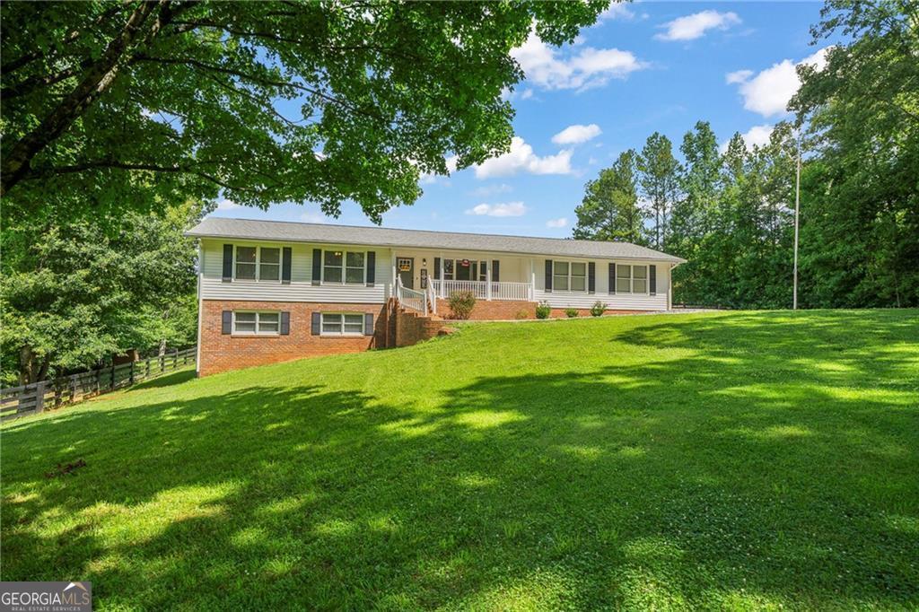 851 Lacy Road Property Photo 4