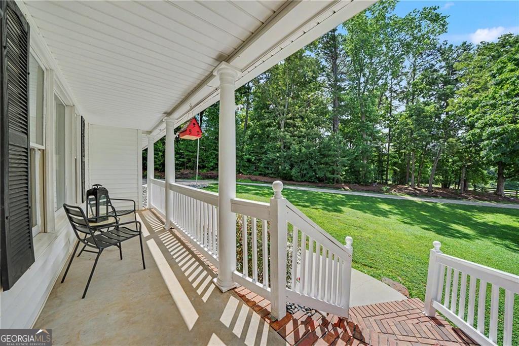 851 Lacy Road Property Photo 6