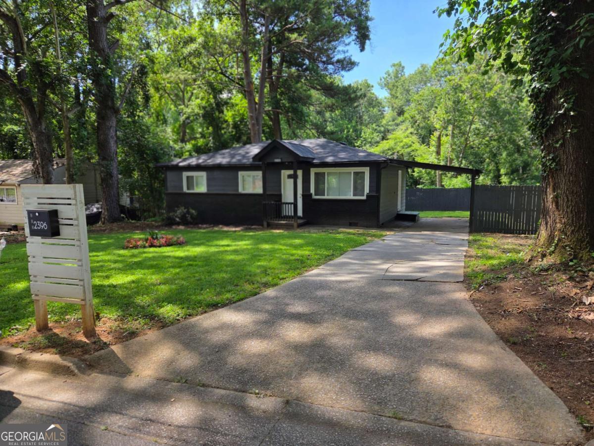 2396 Clarissa Drive NW