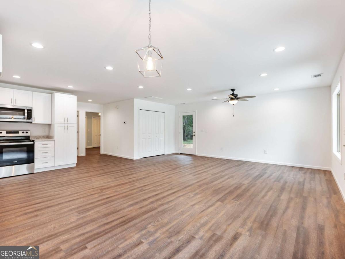 8083 Beachwood Drive Property Photo 8