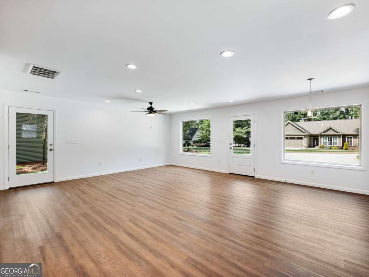 8083 Beachwood Drive Property Photo 12