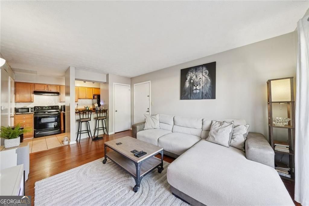 3115 Seven Pines Court # 207 Property Photo 3
