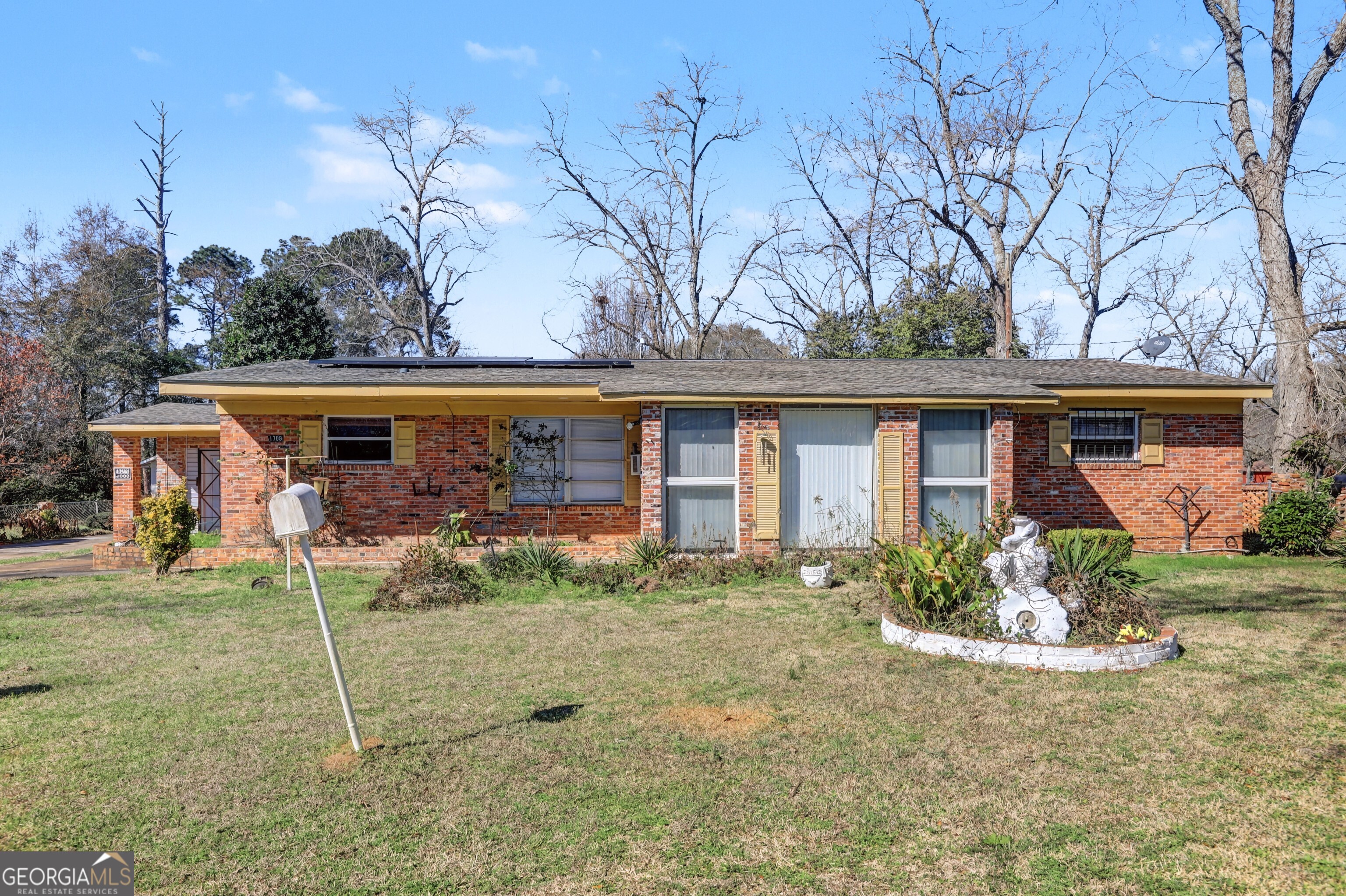 1708 Armory Drive Property Photo 1