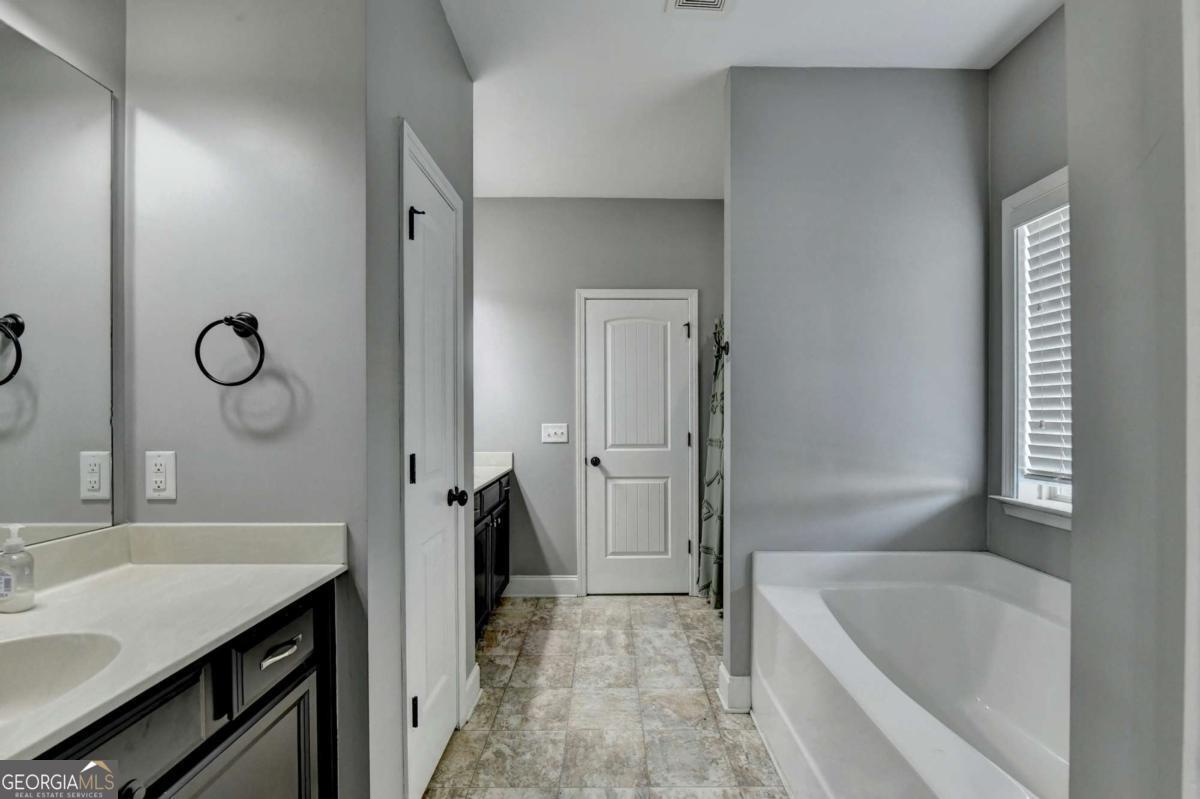 4331 Highland Gate Parkway Property Photo 35