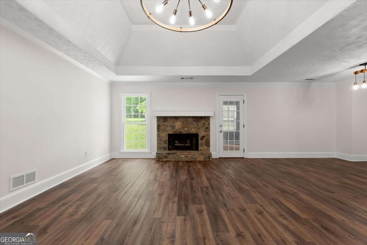 5015 Logans Run Property Photo 10