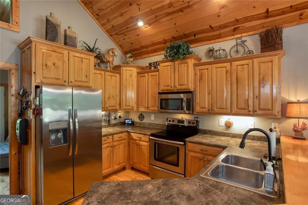 925 Zeppelin Strasse Property Photo 9