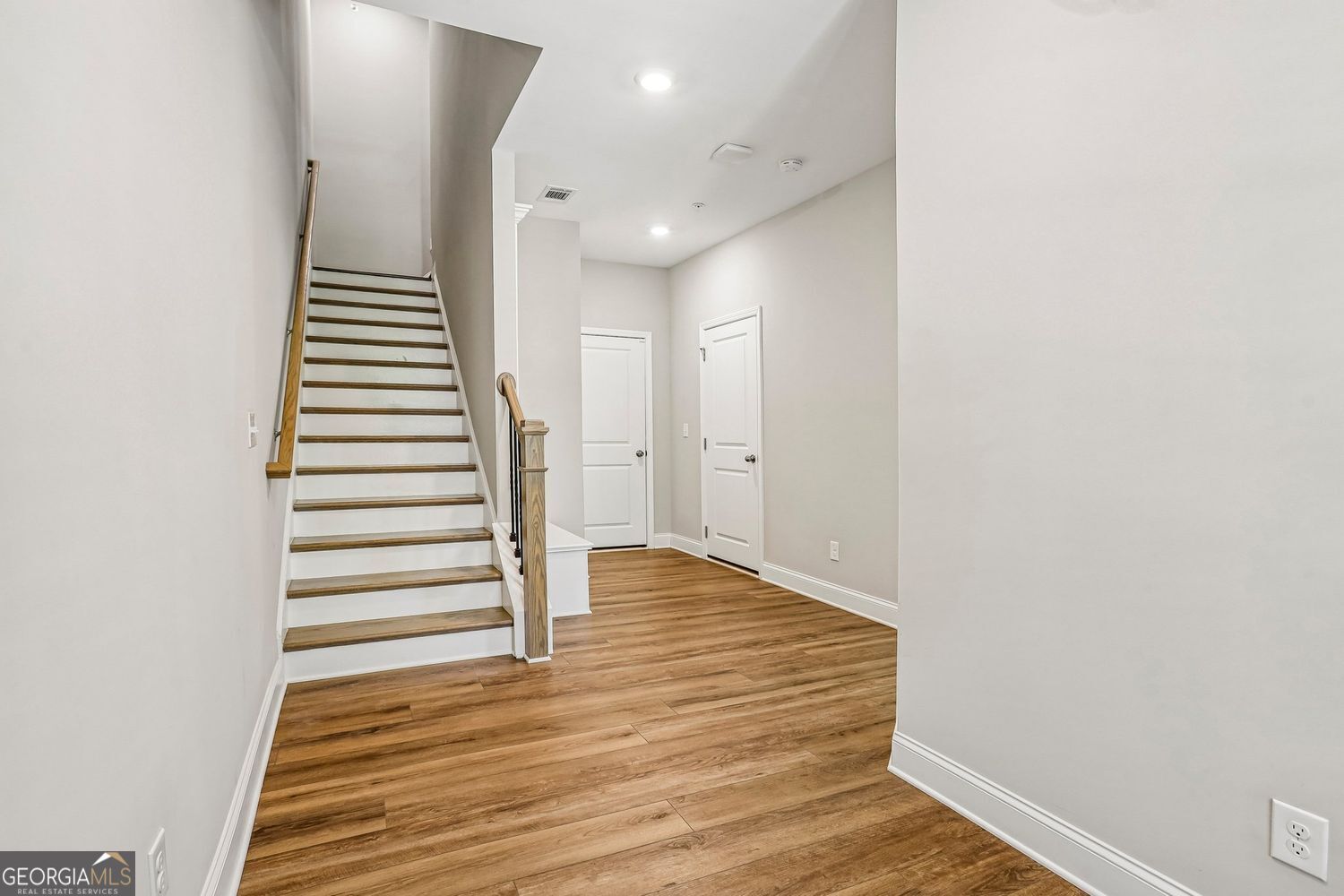 933 Catamaran Court Property Photo 6