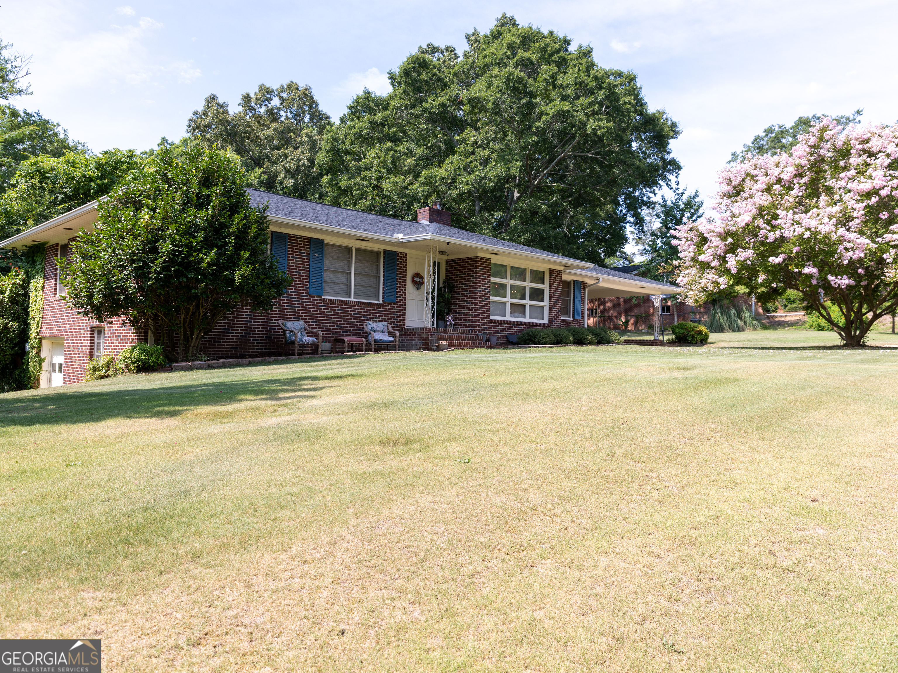 403 Ridgecrest Drive Property Photo 1