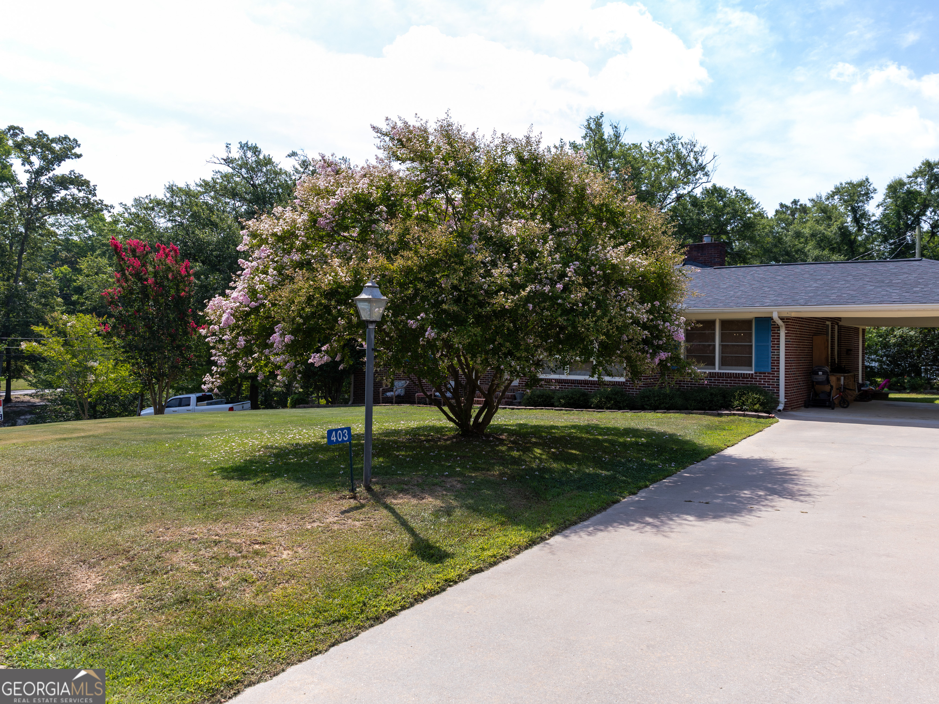 403 Ridgecrest Drive Property Photo 2