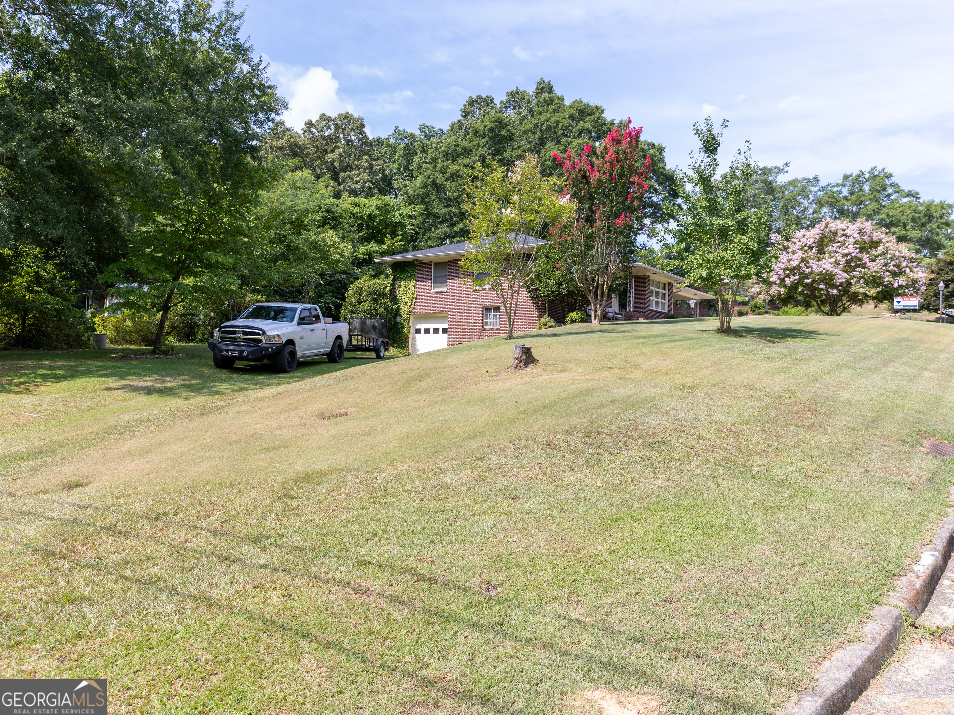 403 Ridgecrest Drive Property Photo 3